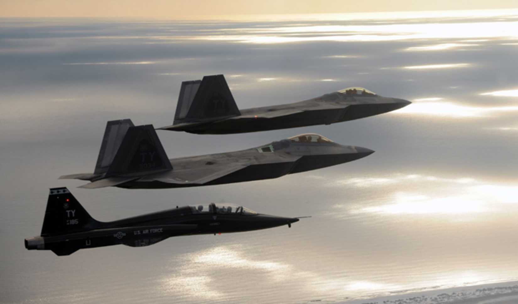 What Makes The F-22 Raptor The US Air Force's Most Maneuverable Fighter ...