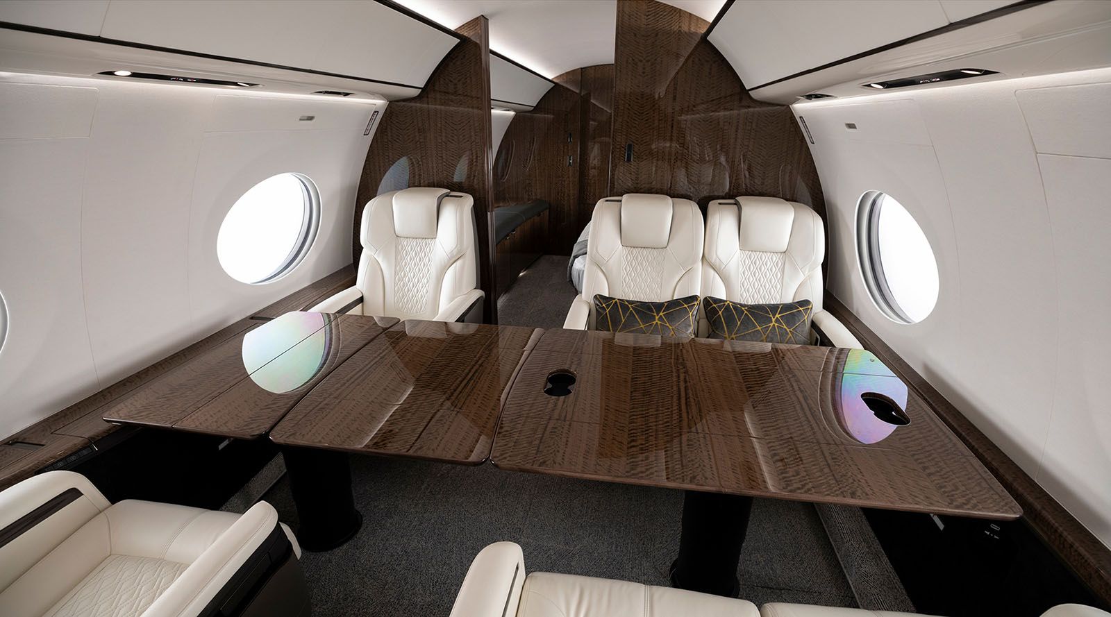 G700 dining table