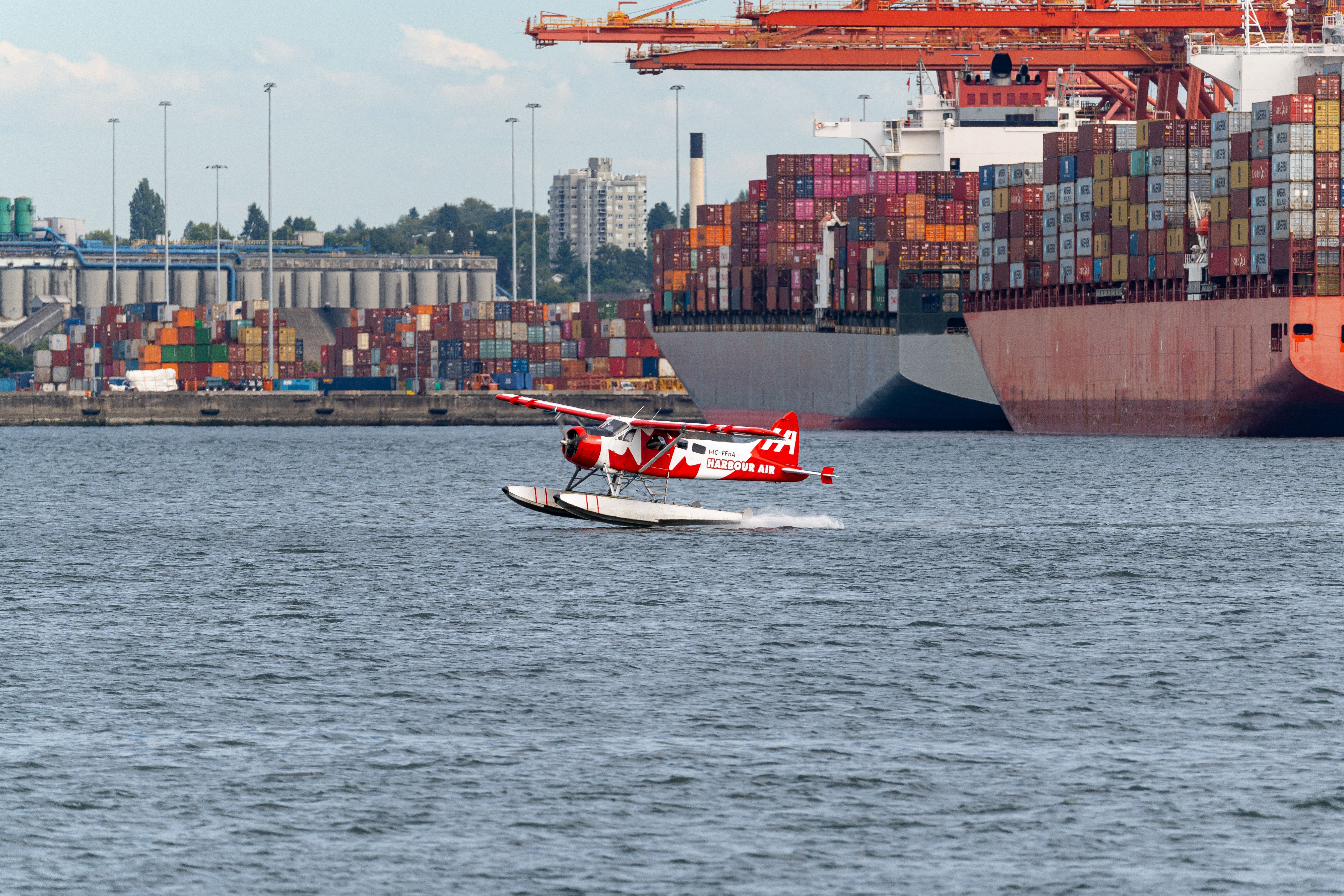 Several Injured After Seaplane Collides With Boat In Vancouver