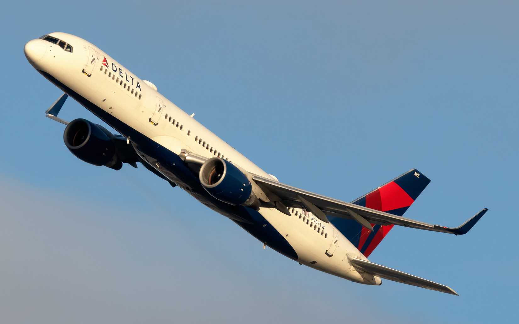 Distinctive Twinjet: How To Identify The Boeing 757