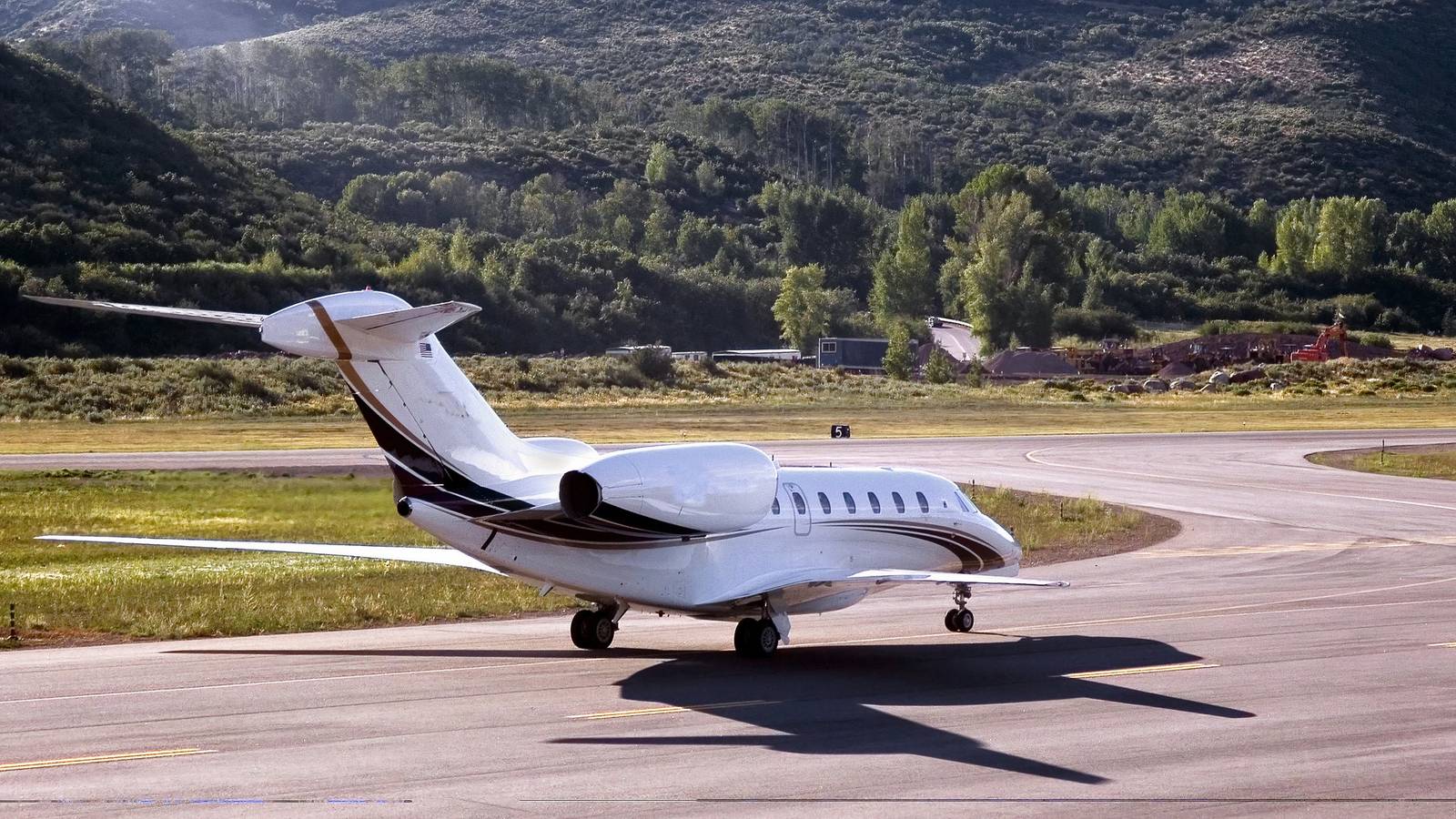 Aspen-Pitkin County Airport Expected To Reopen June 7
