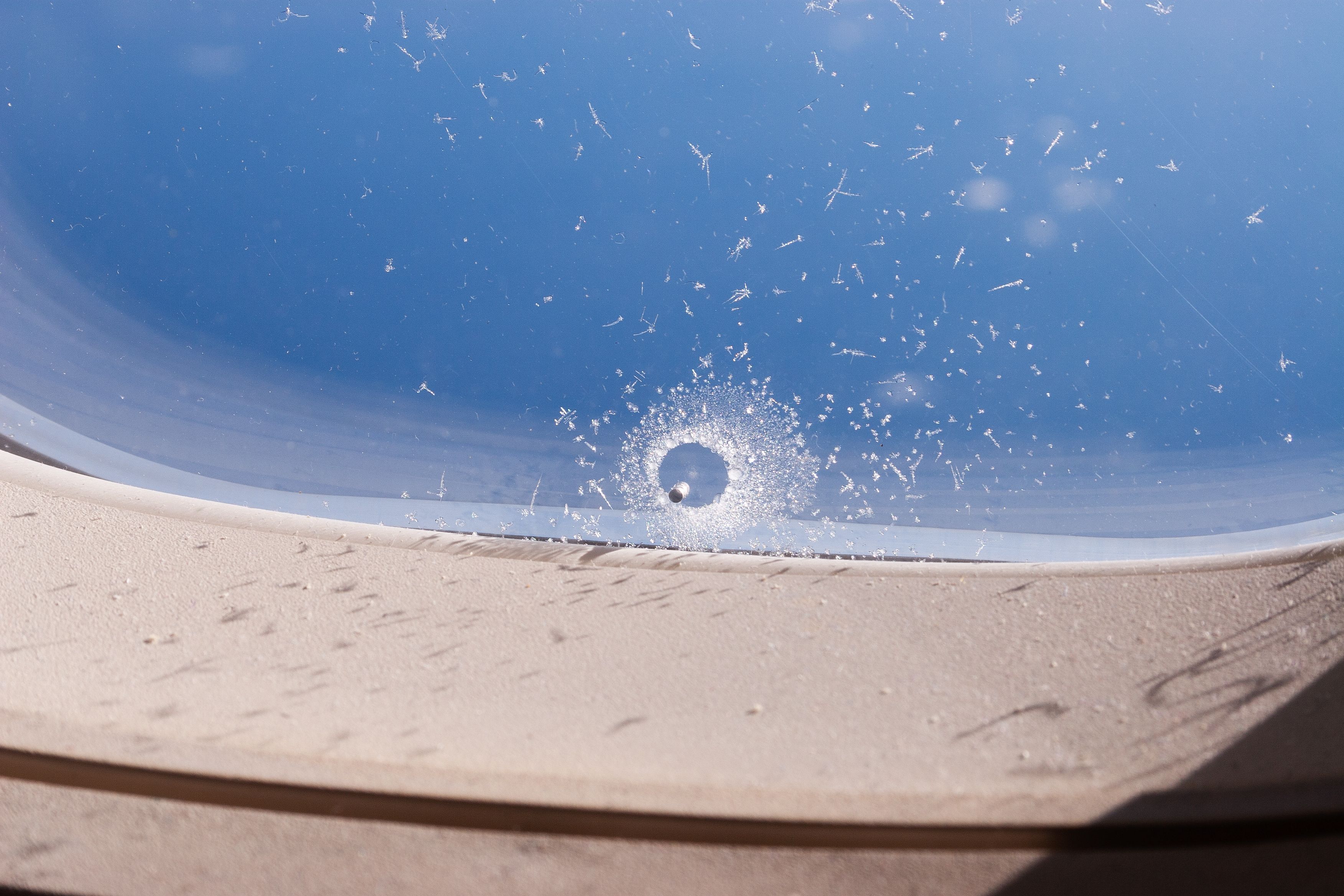 Ice Crystals On Aircraft Windows: Are These A Cause For Concern?