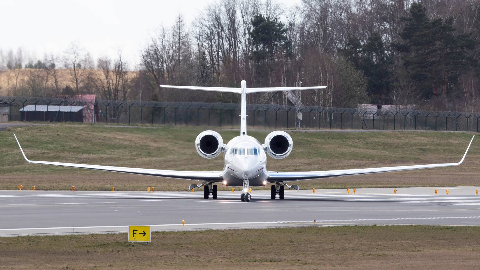 Two College Football Athletes Ink An NIL Deal With Alerion Aviation