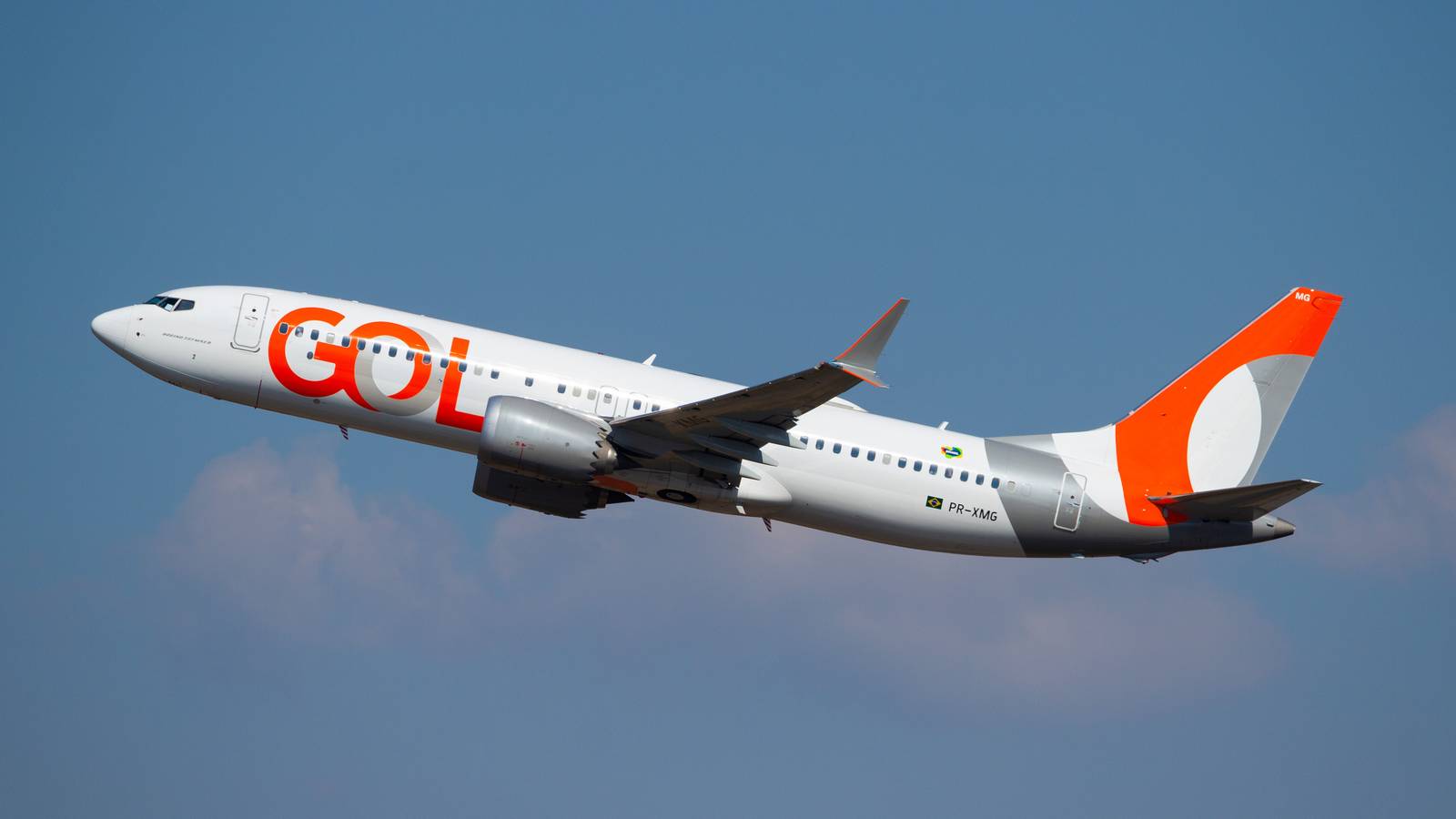 GOL Boeing 737-800 Diverts To São Paulo/Guarulhos International Airport After Windshield Cracks At 38,000 Feet