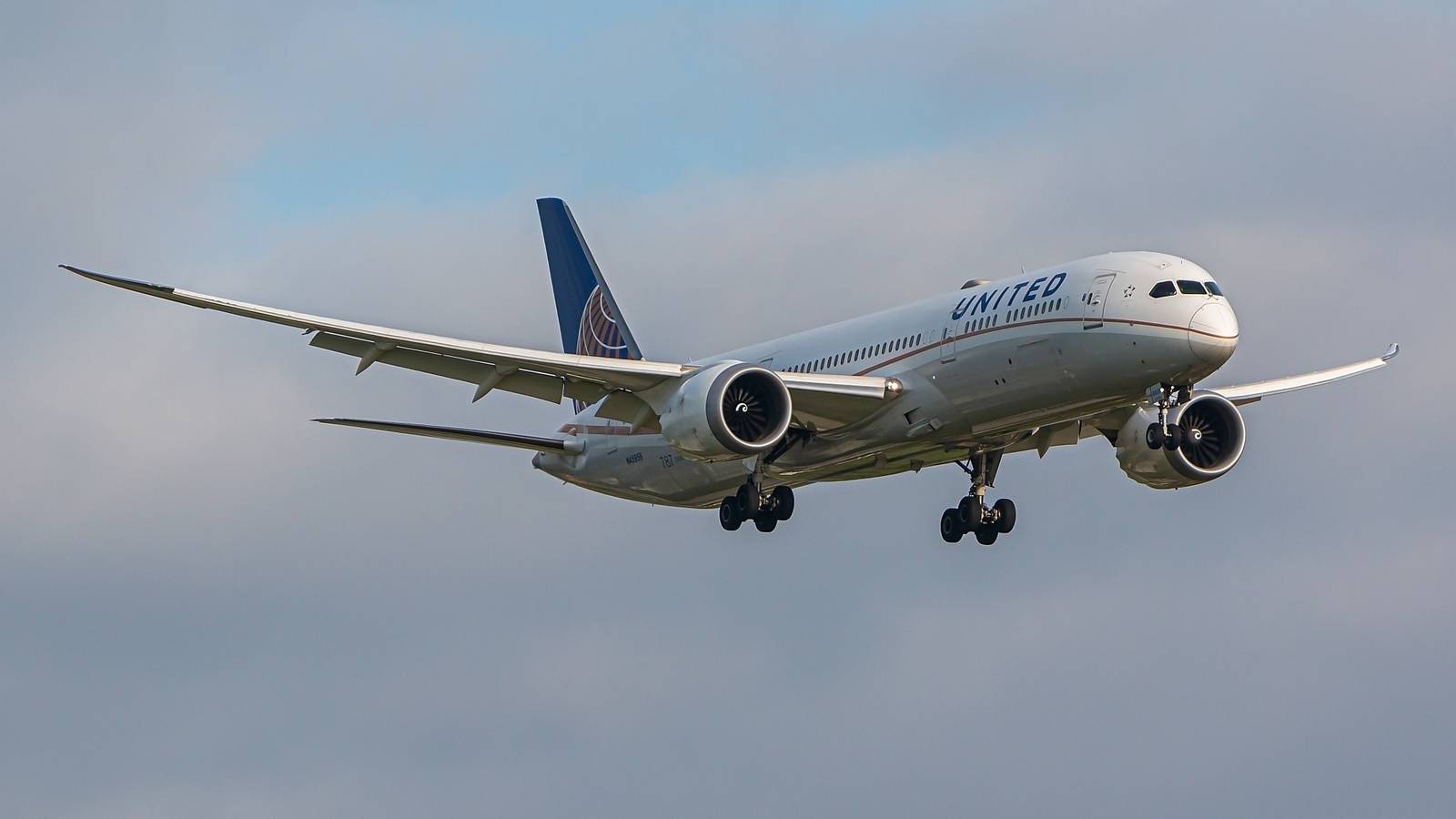 United Airlines Will Stop Printing Hemispheres Magazines After 32 Years