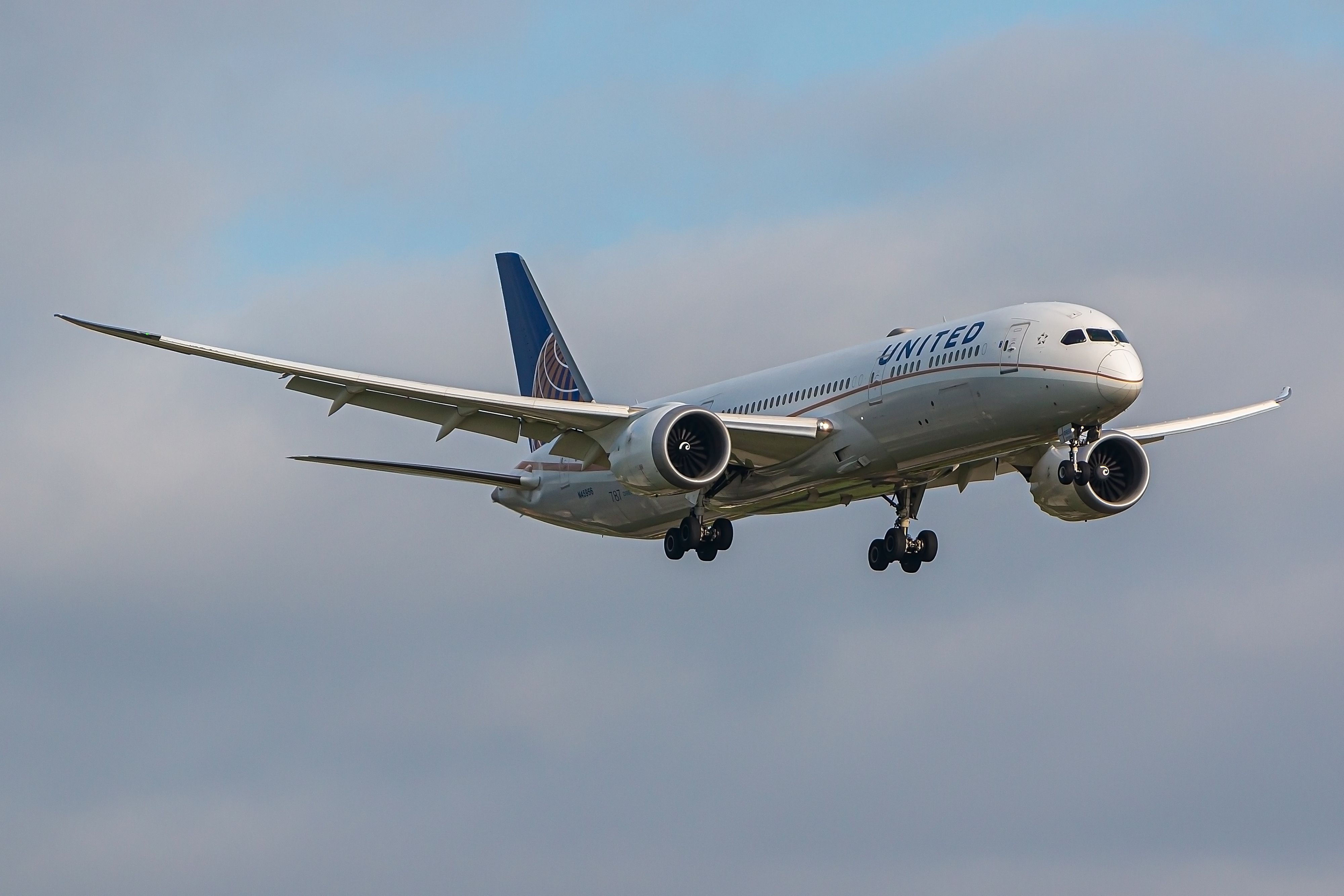United Airlines Will Stop Printing Hemispheres Magazines After 32 Years