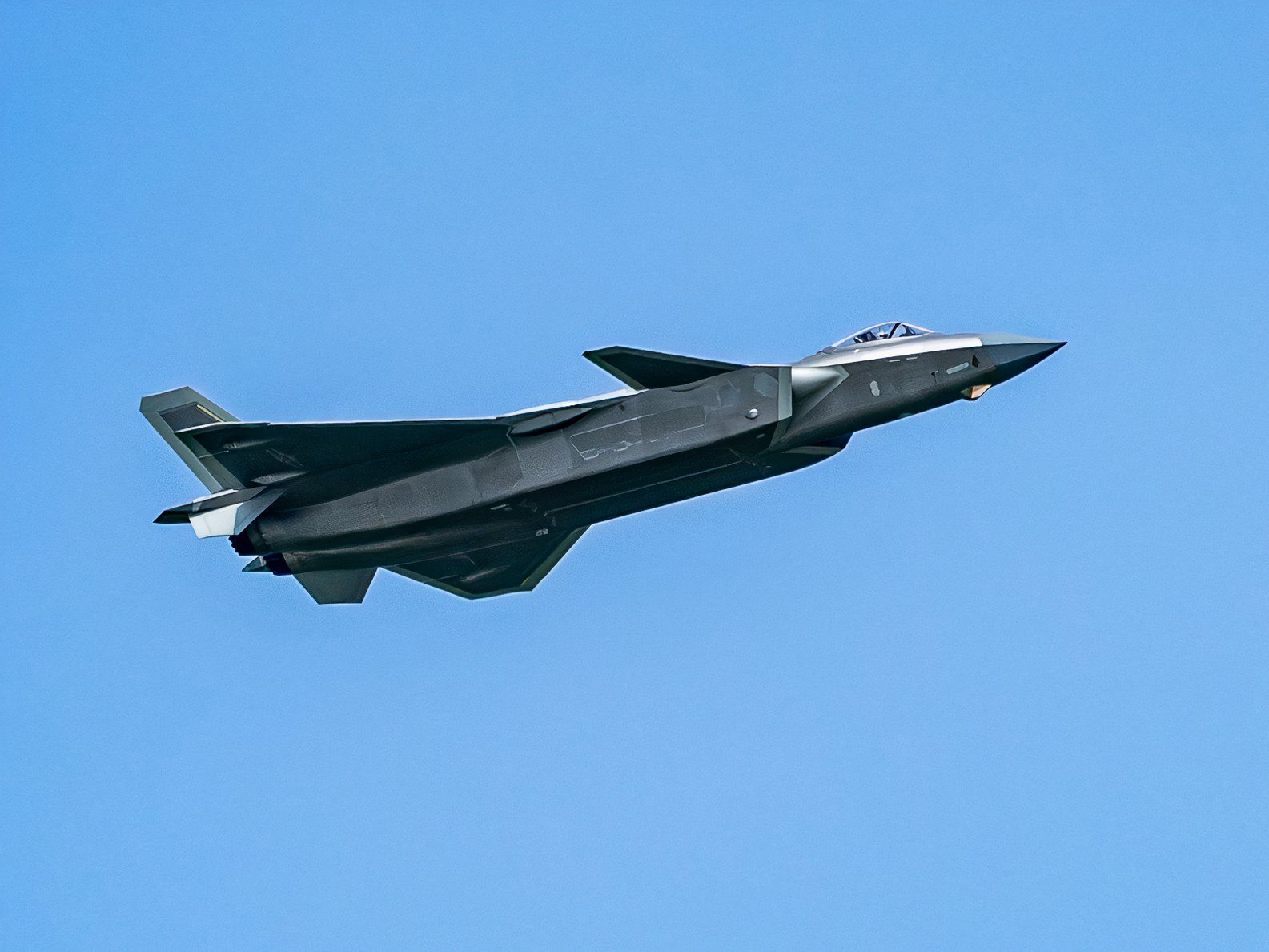 shutterstock_2347911499 (4x3) - Chengdu J-20 Chinese Stealth Fighter