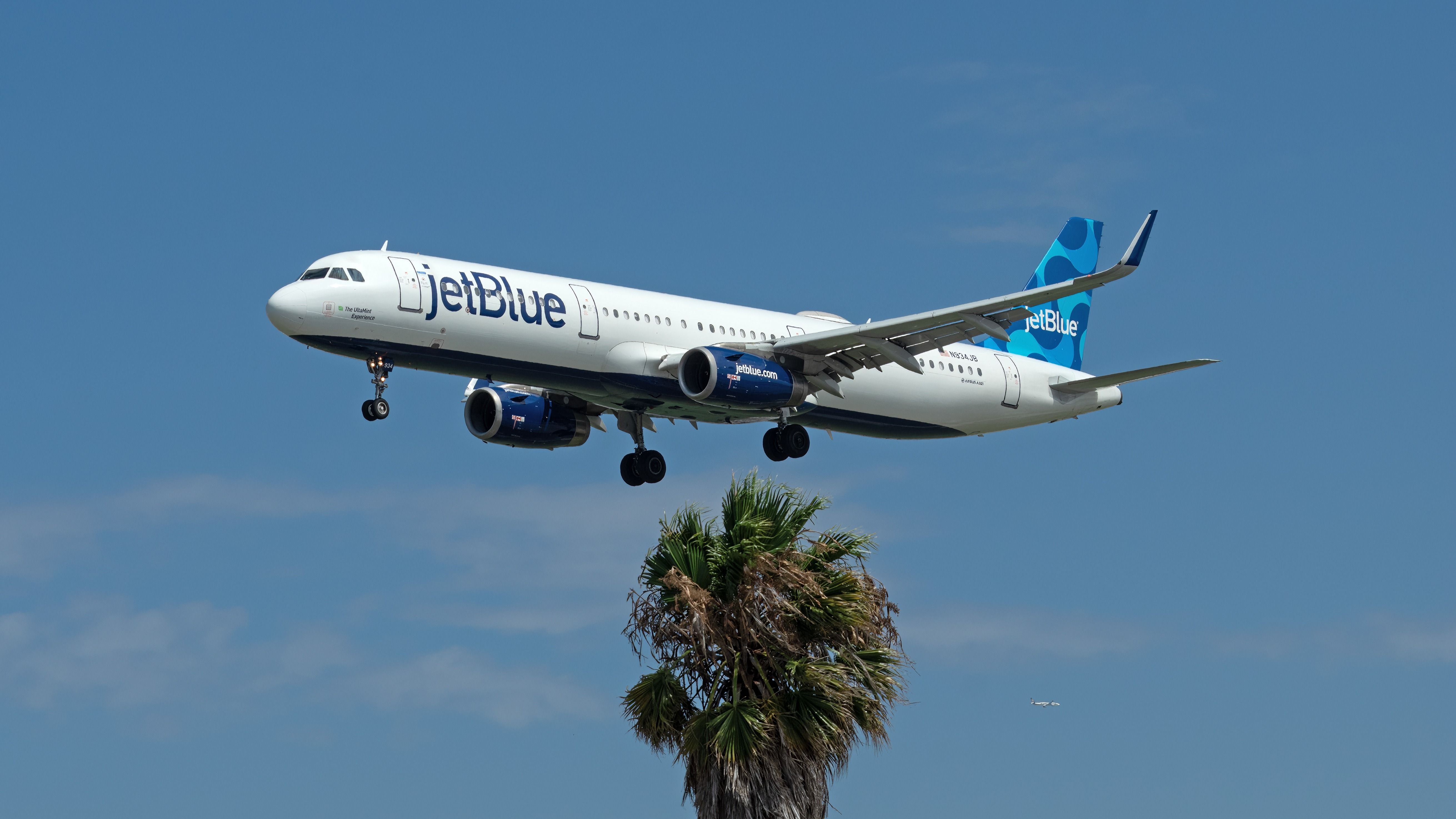 More Cuts: JetBlue Drops 2 Cross-Country Routes From Los Angeles