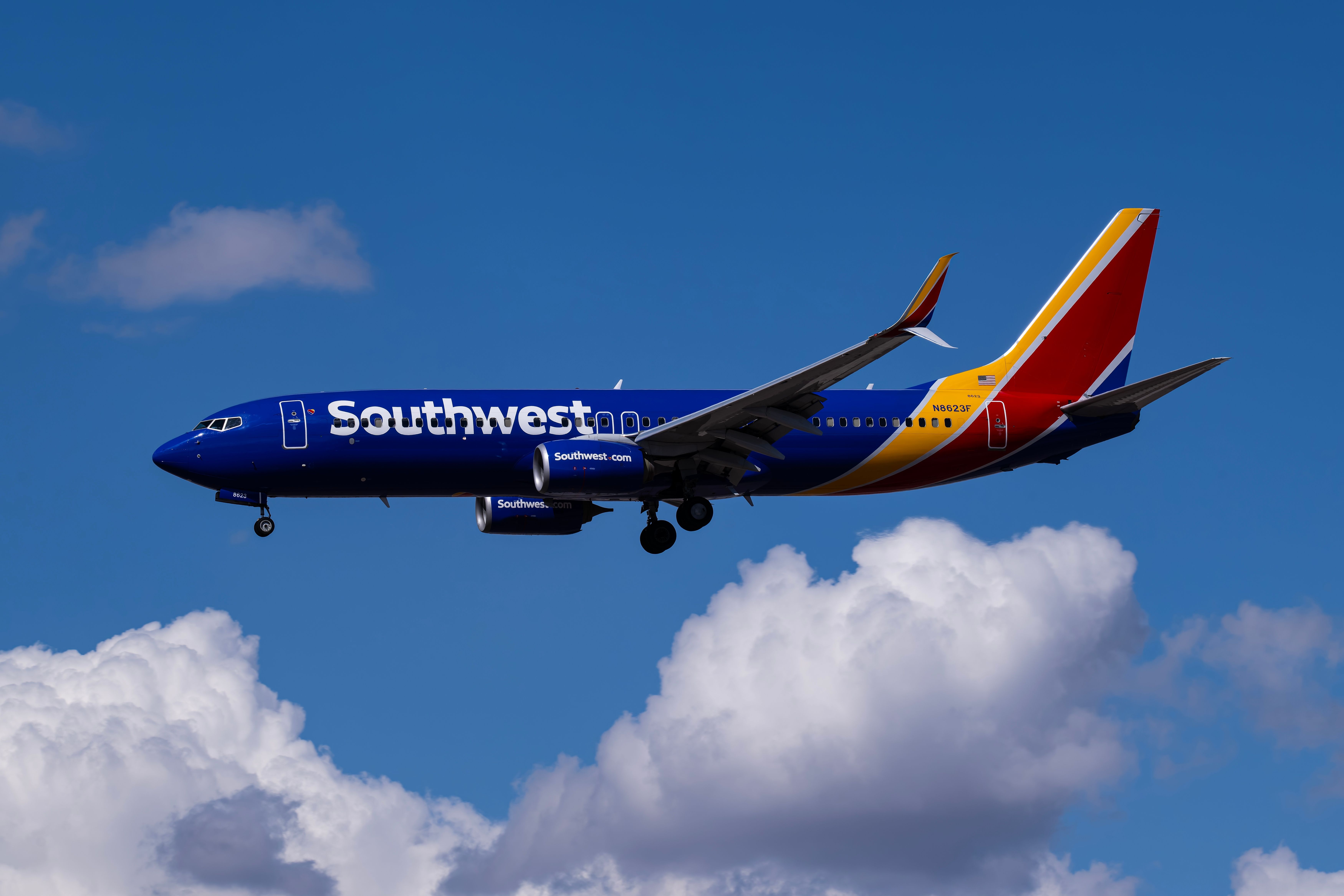 Southwest Airlines Boeing 737 Diverts To Chicago O'Hare Following Engine Problem