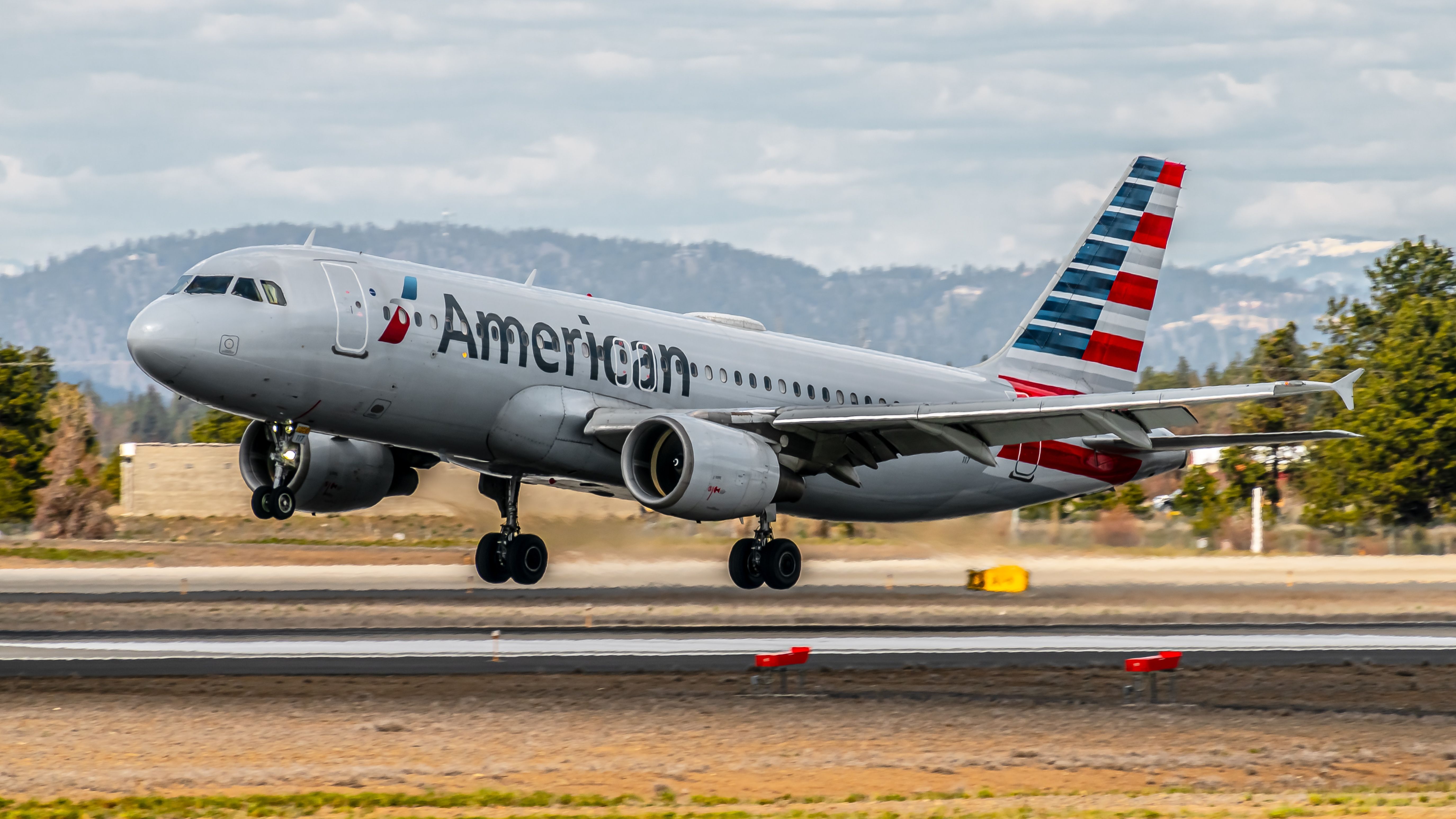 American Airlines Airbus A320 Diverts To Charlotte Due To Possible