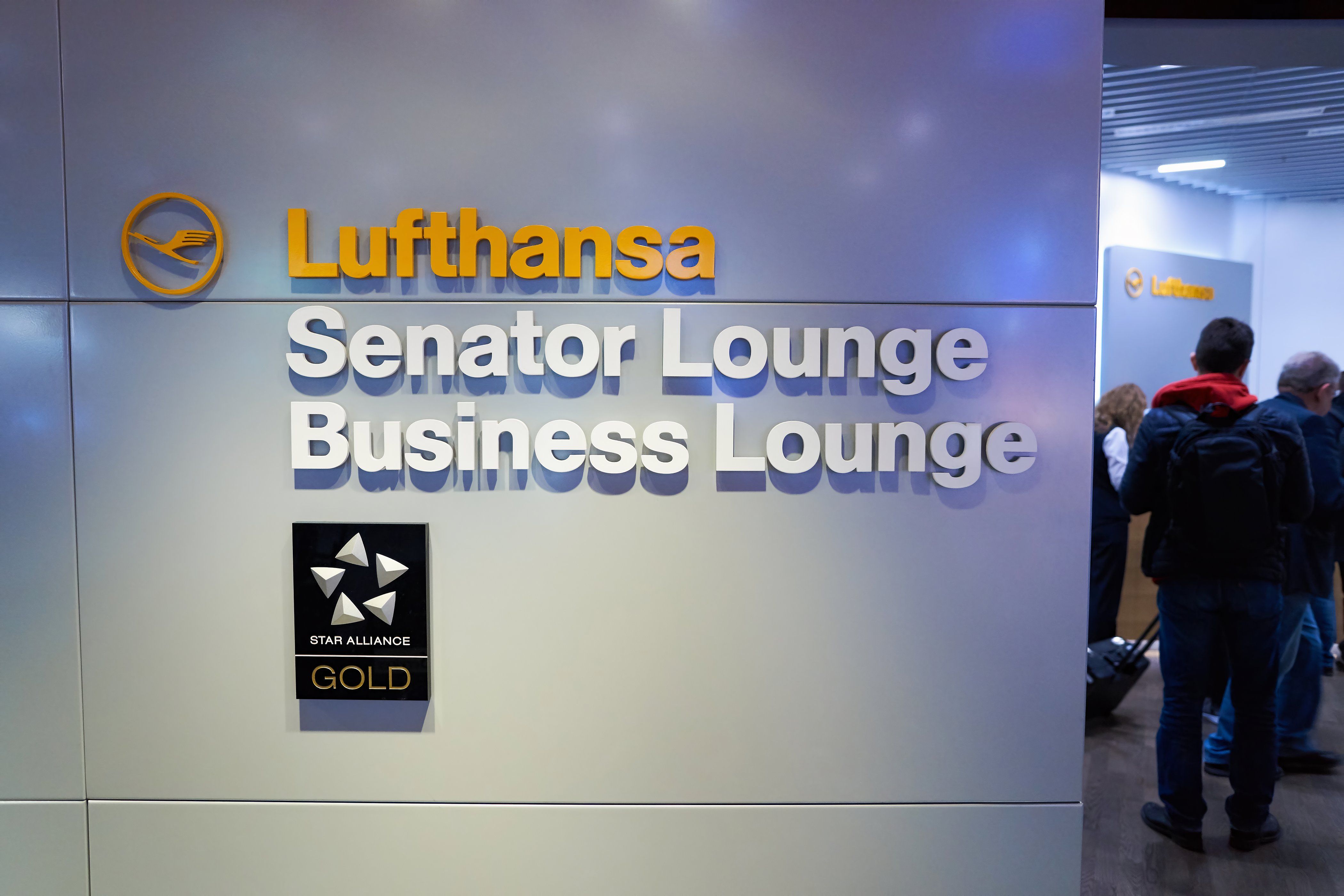 Lufthansa lounge shutterstock_414483547