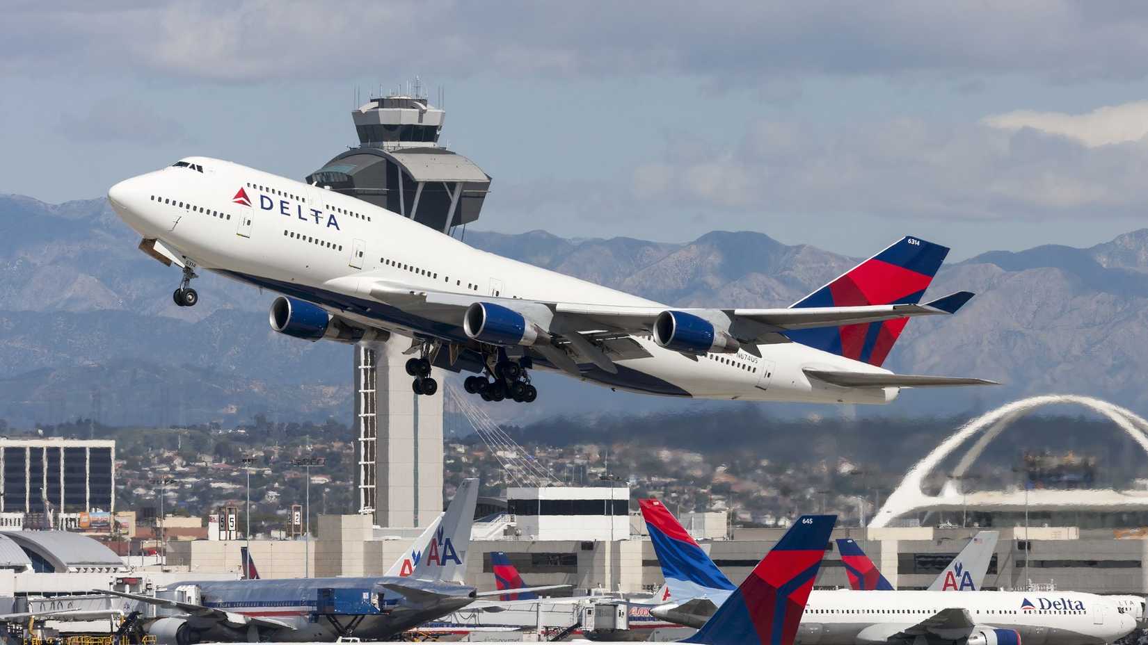 Delta 747 Shutterstock_627210215