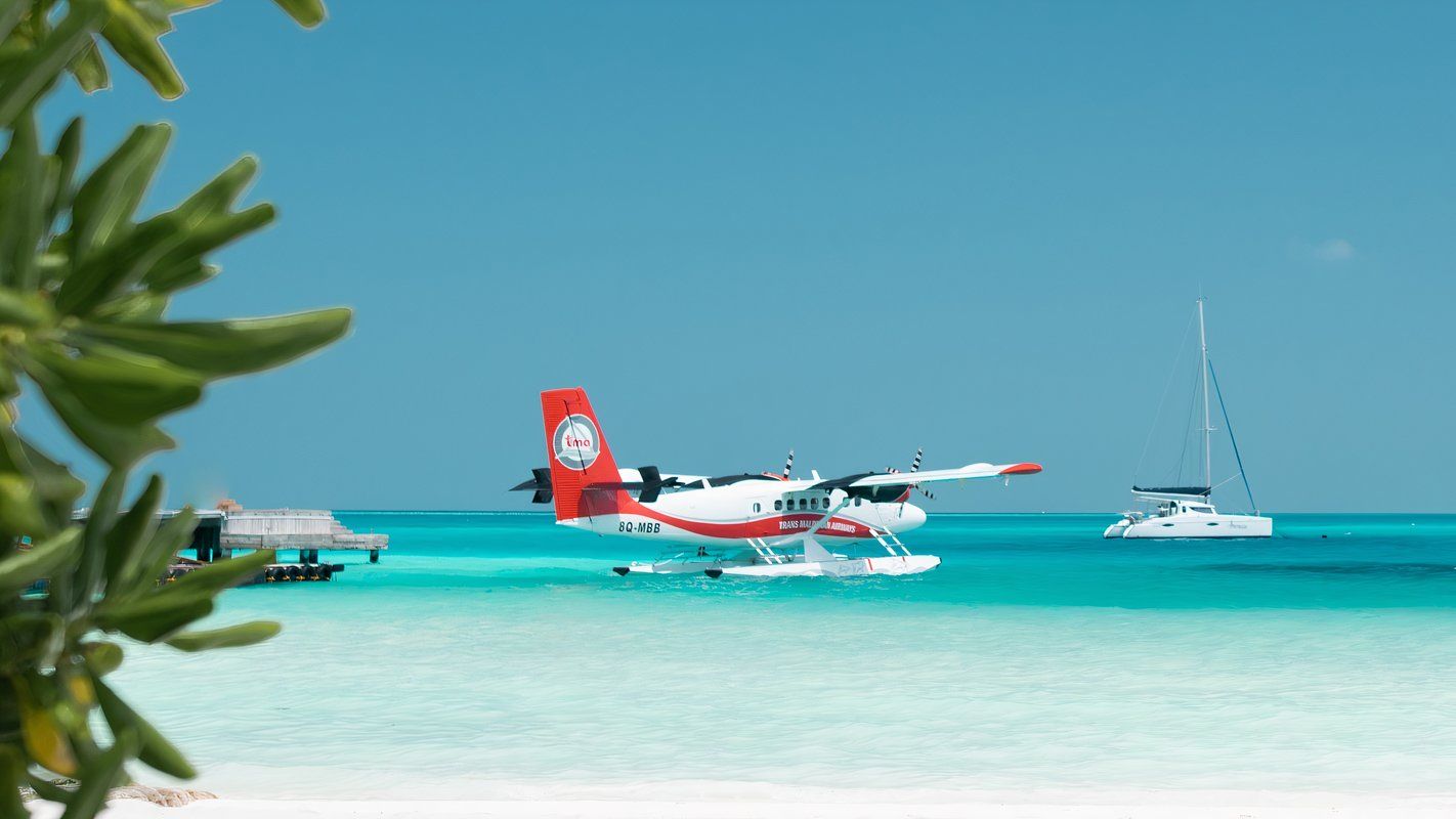 Trans Maldivian Airways: A Brief Guide To The World's Largest Seaplane ...