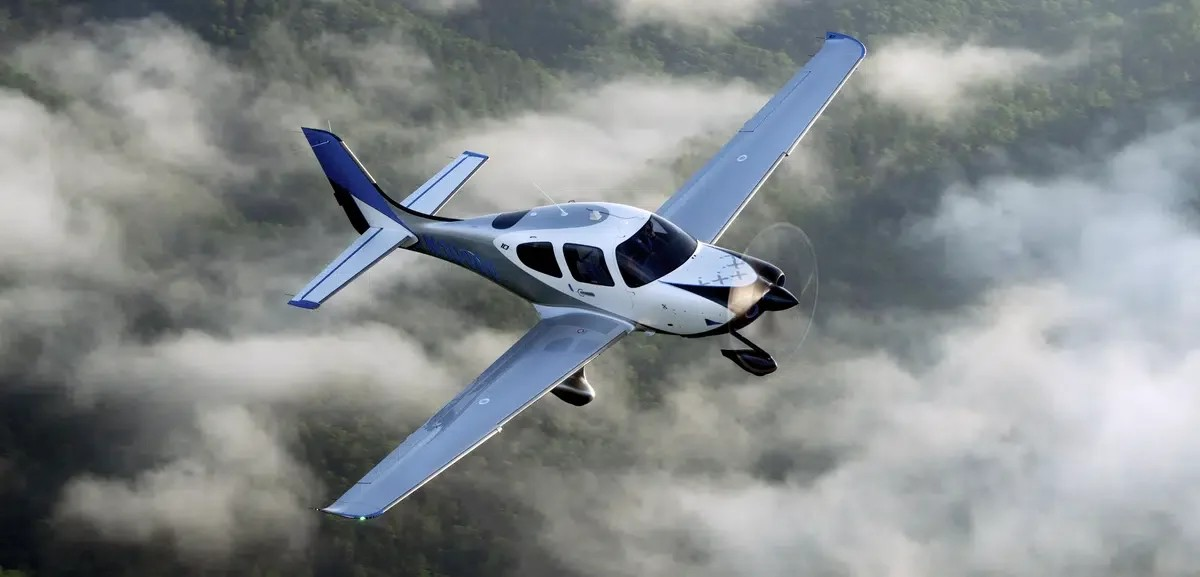 Cirrus Celebrates Its 10,000th SR Series Delivery With A Limited Edition Livery