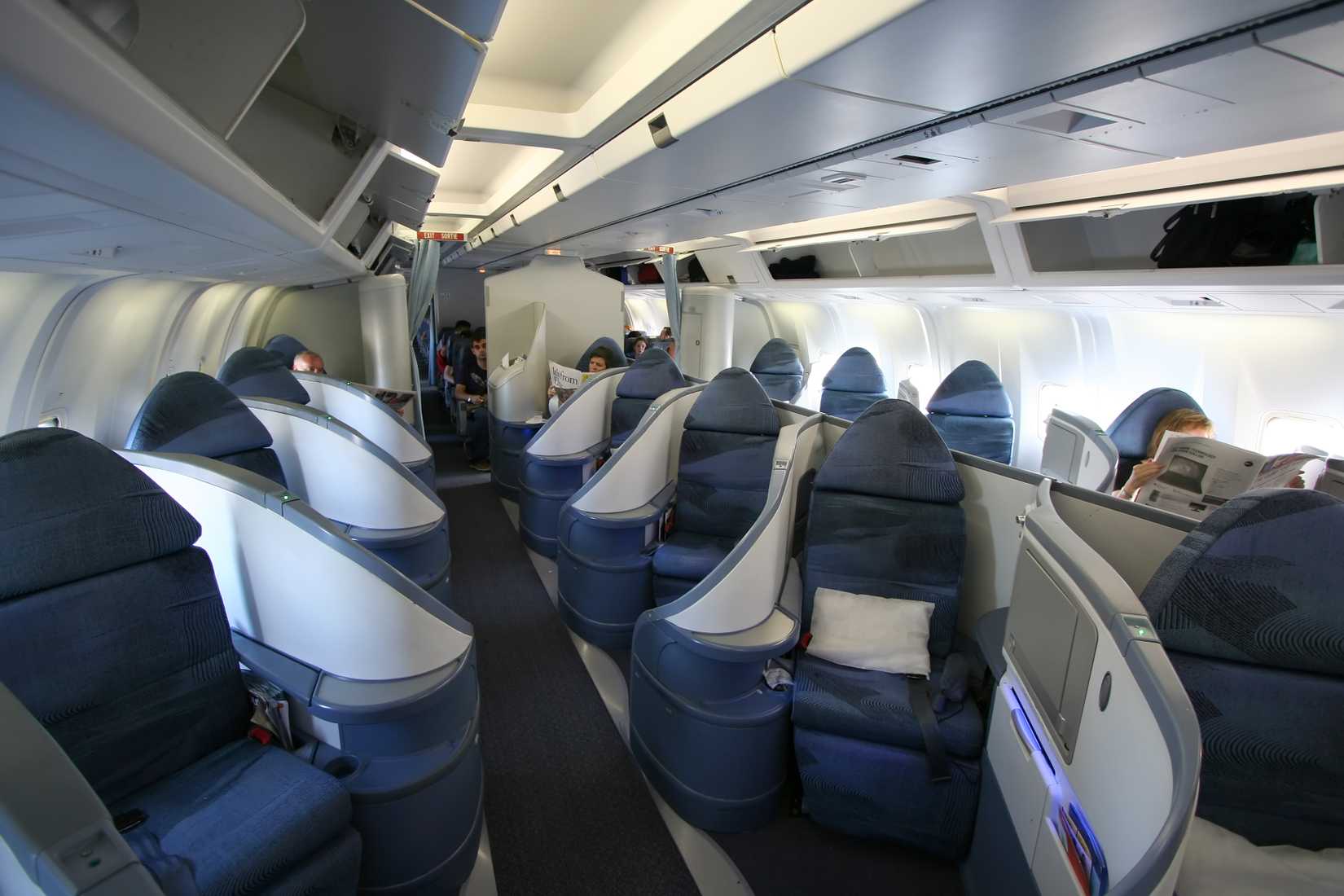 project-xm-the-story-of-air-canada-s-mid-2000s-cabin-makeover-program