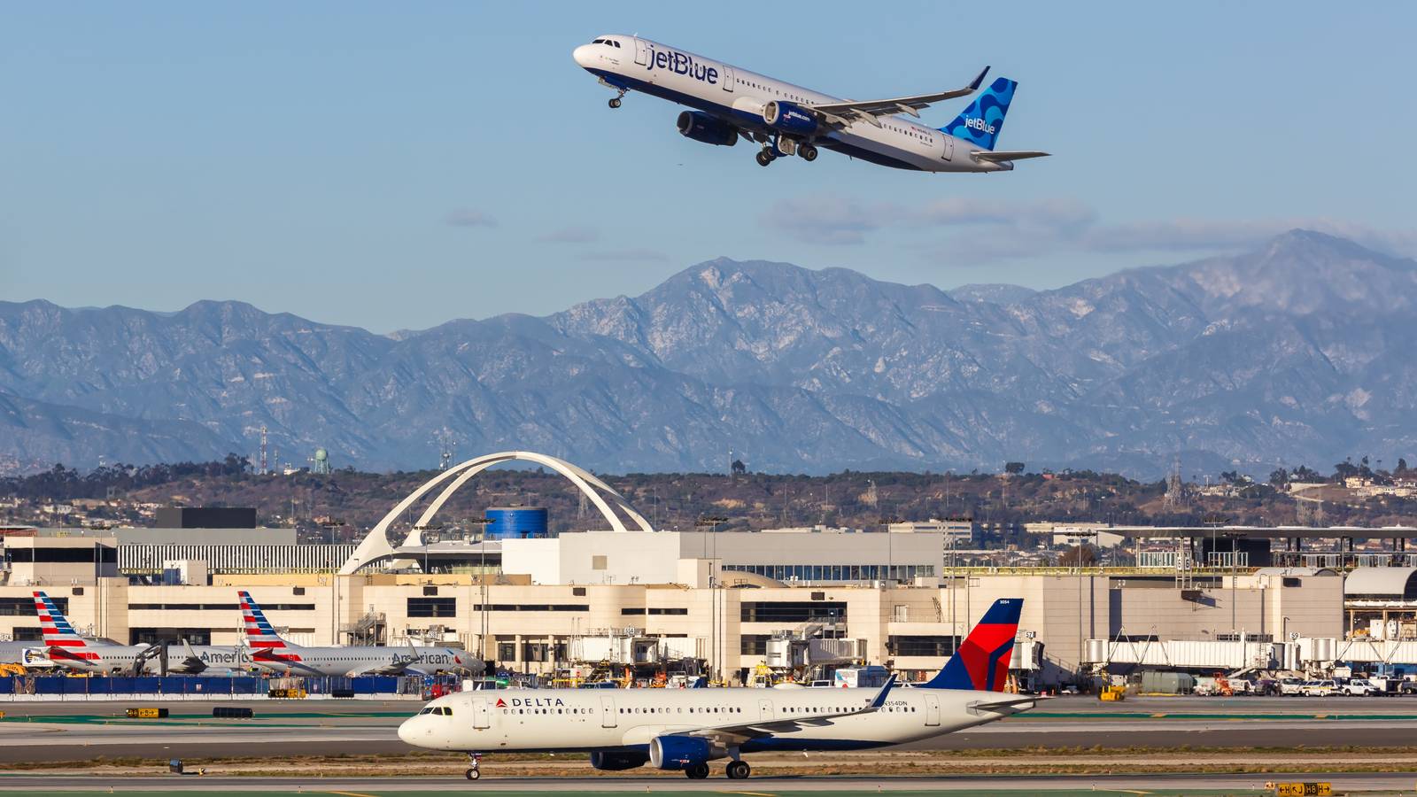 Appeals Court Sides With Airlines On New USDOT "Junk Fee" Rule