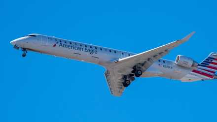 American Eagle CRJ900 shutterstock_1460982422
