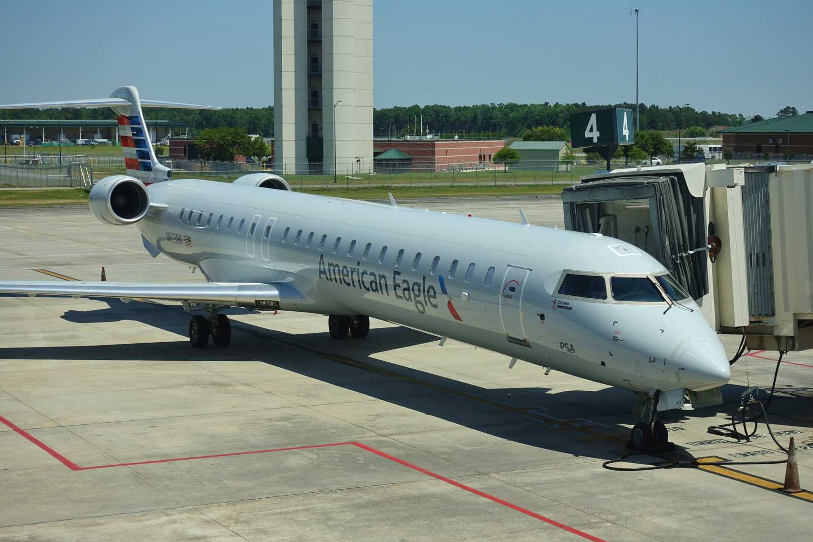 American Eagle Mitsubishi CRJ900 on the ground