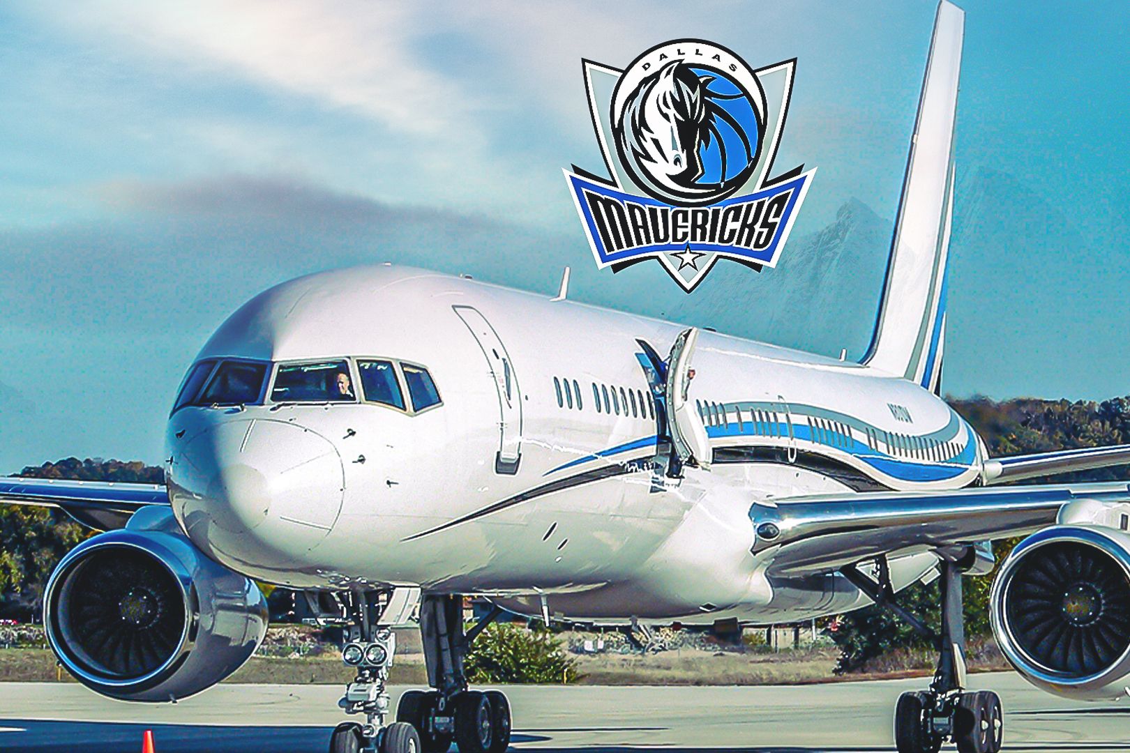 What Aircraft Do The Dallas Mavericks Fly?