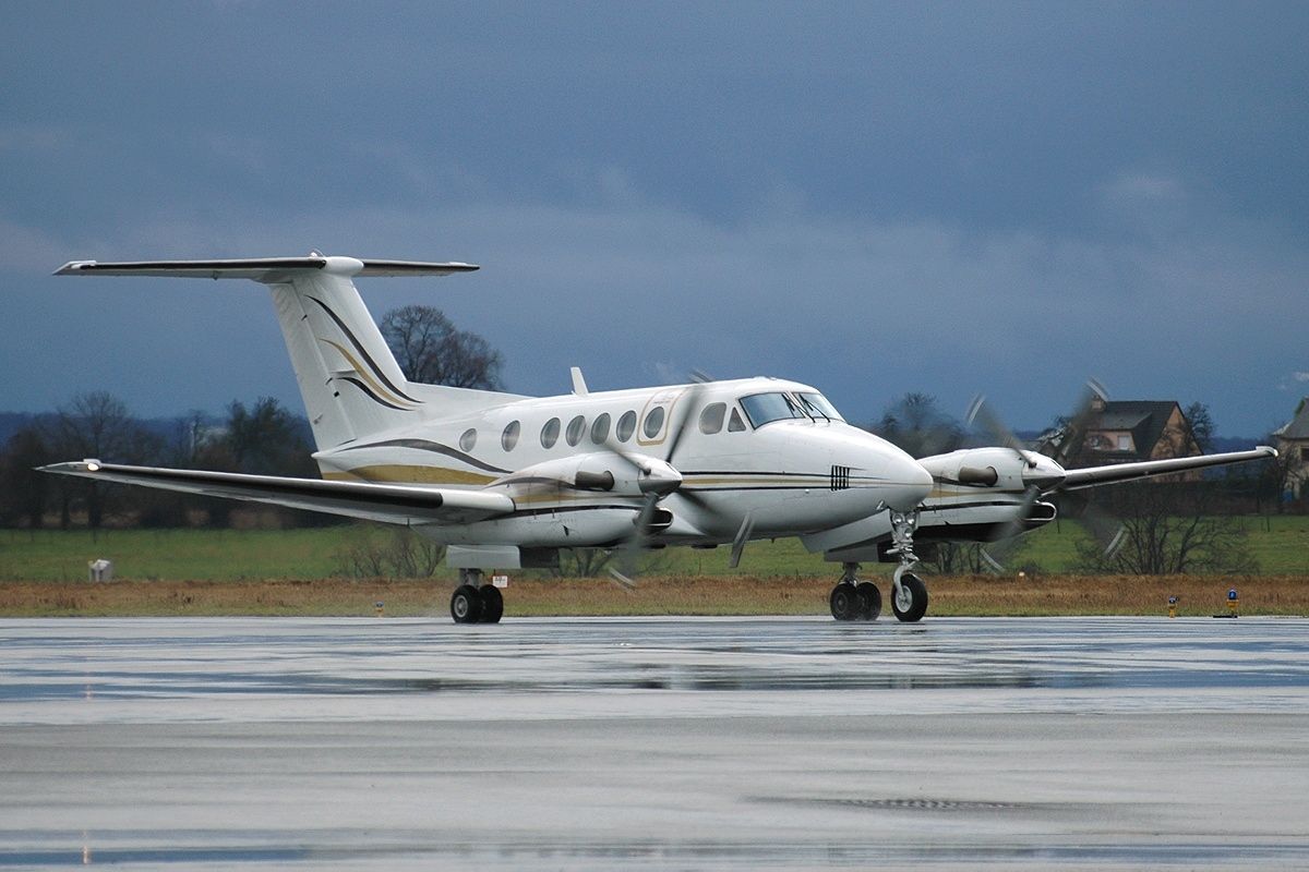 What Were The Major Uses Of The Lightweight Variant Of The King Air 300?