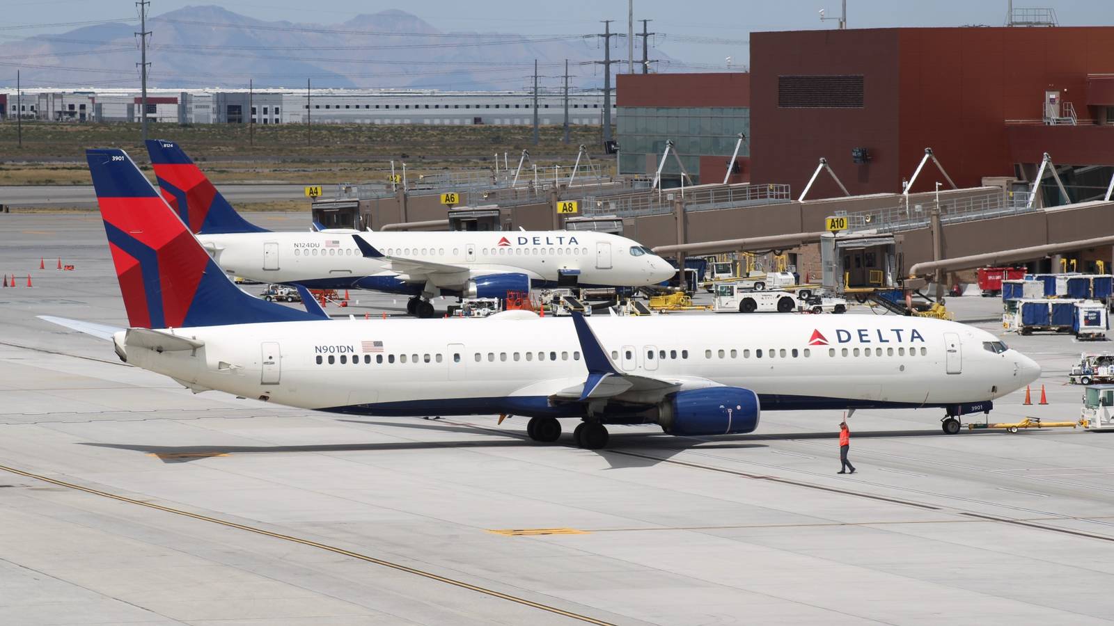 USDOT Reminds Airlines Of Refund Obligations After Crowdstrike Global IT Fail