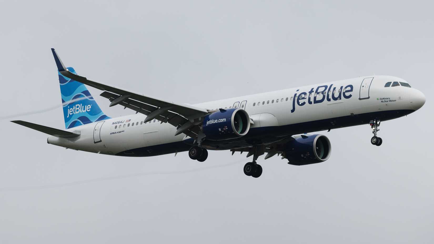 JetBlue Airbus A321LR landing at LHR shutterstock_2400013767