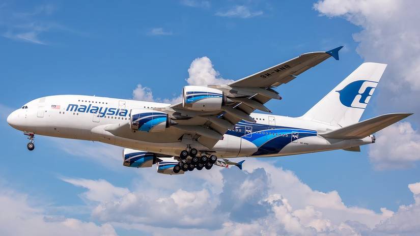 Malaysia Airlines A380 final approach