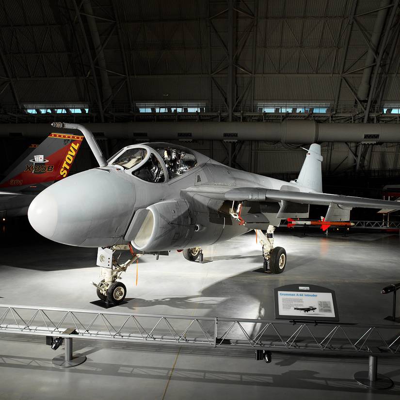5 Fast Facts On The US Navy Grumman A-6 Intruder