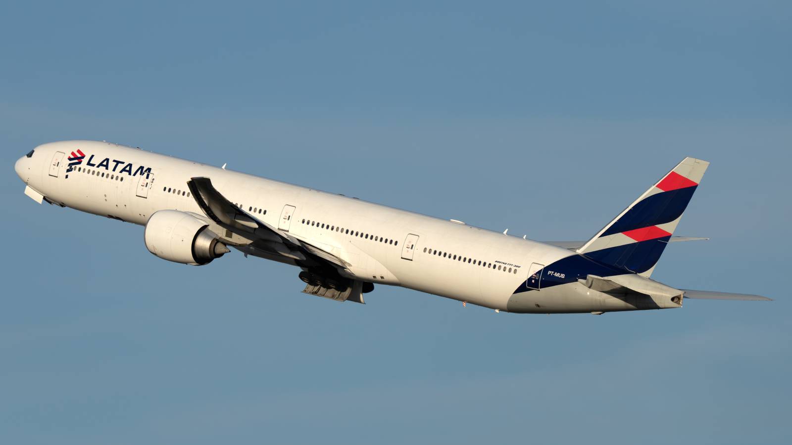 Video: LATAM Boeing 777-300 Severe Tail Strike Incident At Milan Airport