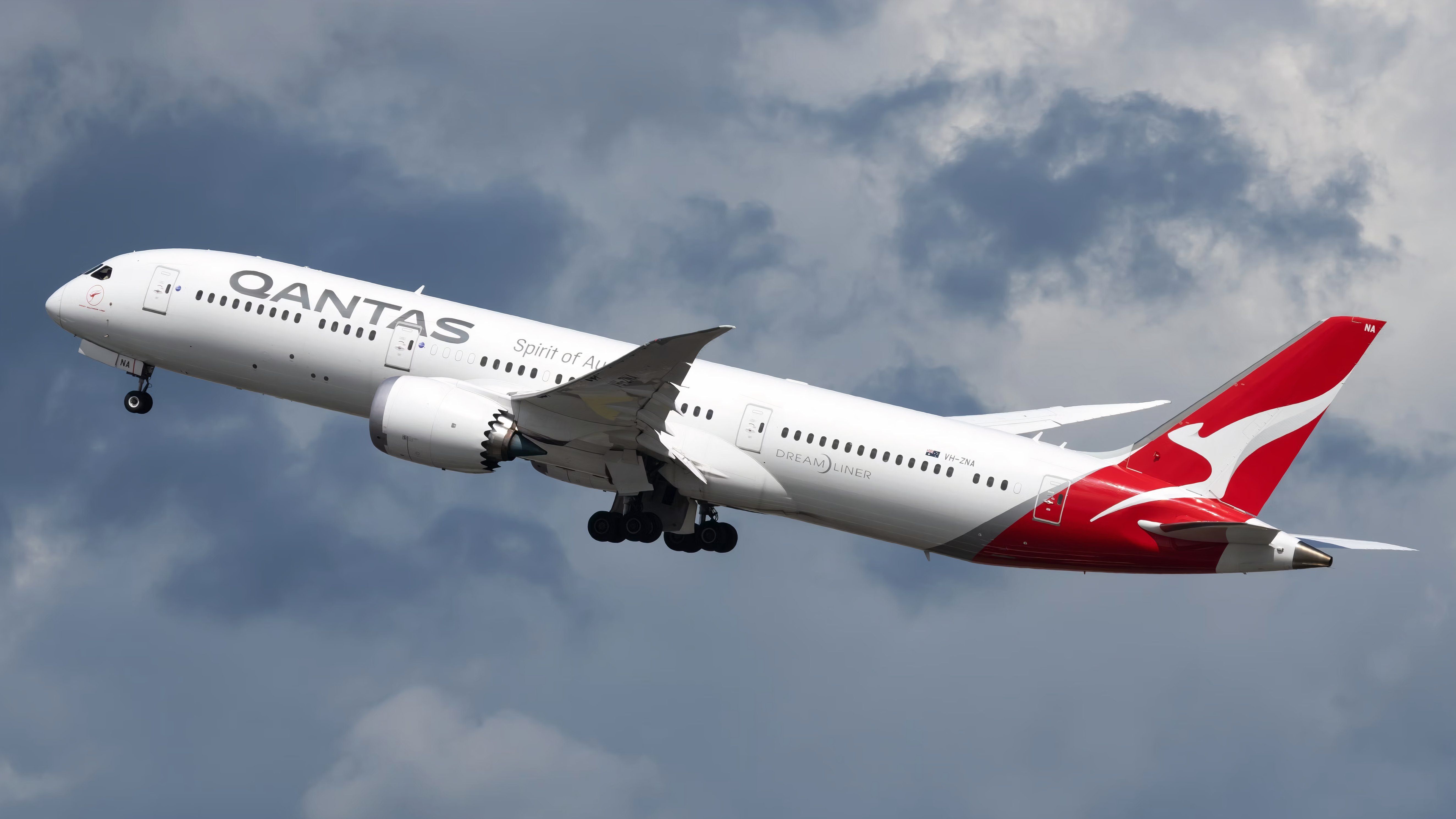 Double-Detour: Qantas Flight From New York JFK To Auckland Diverts