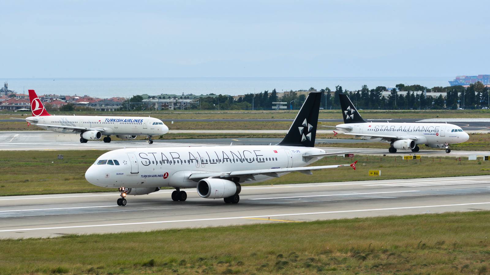 Turkish Airlines Expands In The US With A Limited-Edition Metal Credit Card