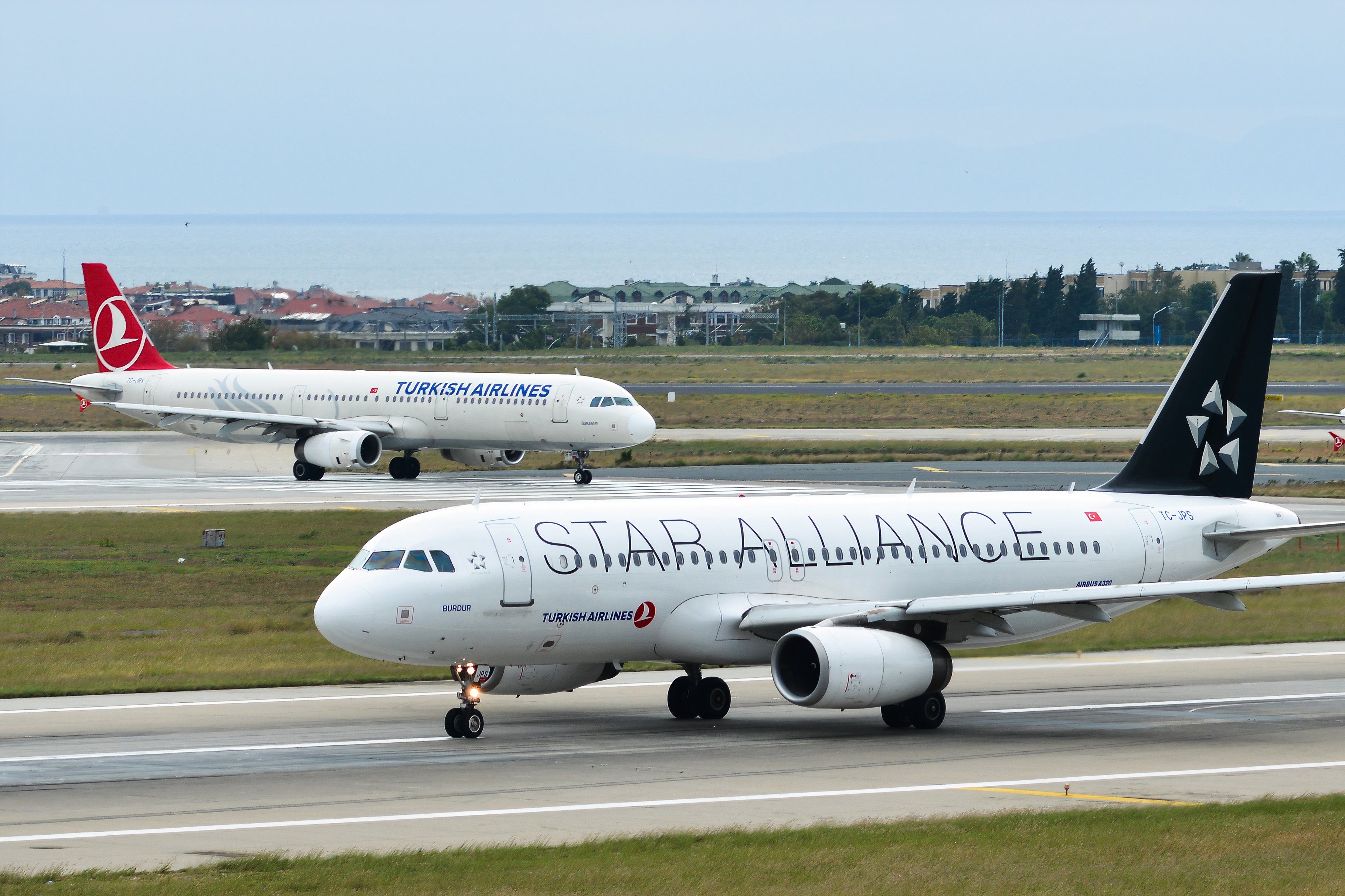 Turkish Airlines Expands In The US With A Limited-Edition Metal Credit Card