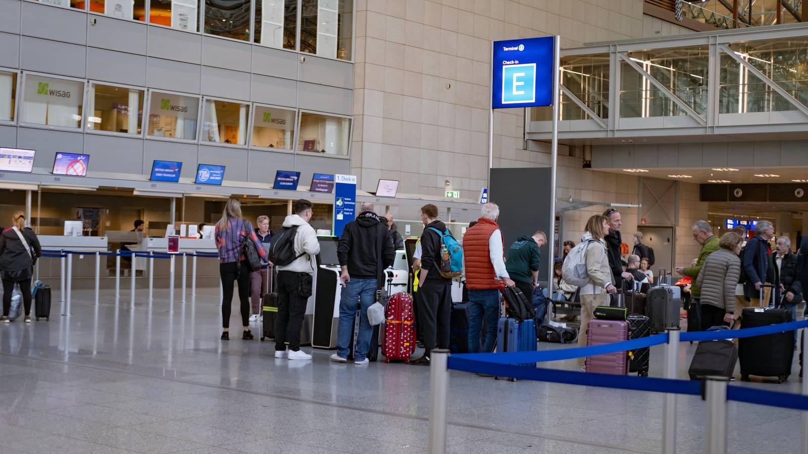 Why Younger Travelers Are Drifting Away From Traditional Loyalty Programs