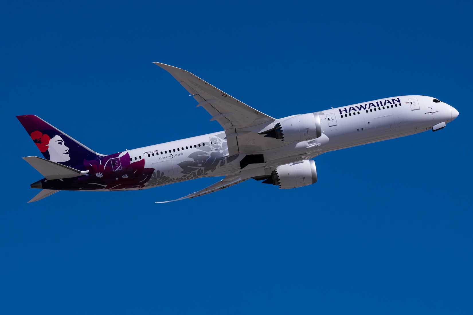 Alaska Air Group Could Start These 7 Long-Haul Routes From Seattle