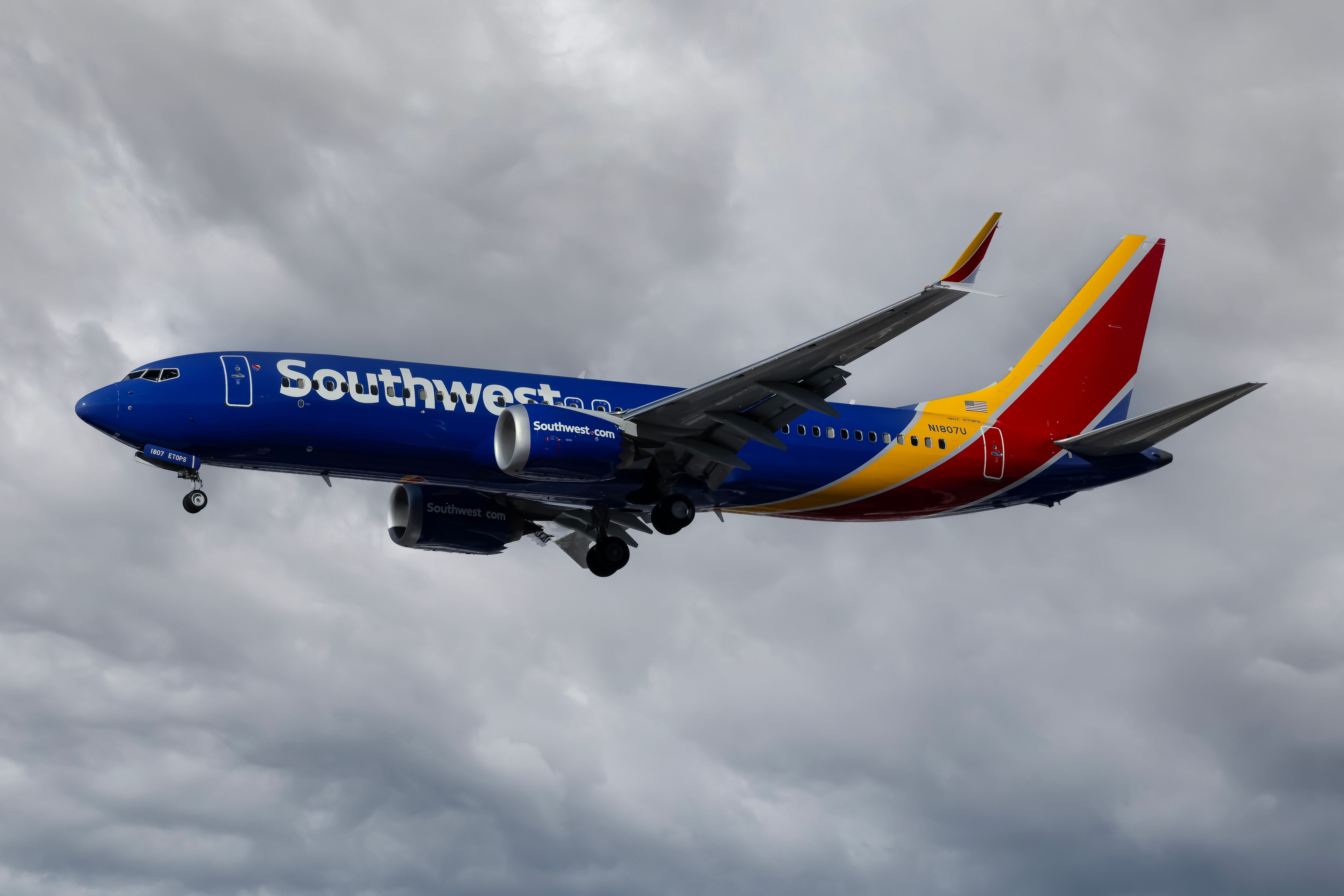 “He’ll Know How I Died”: Southwest Airlines Passengers Recount Dangerous Tampa Descent To 150 Feet