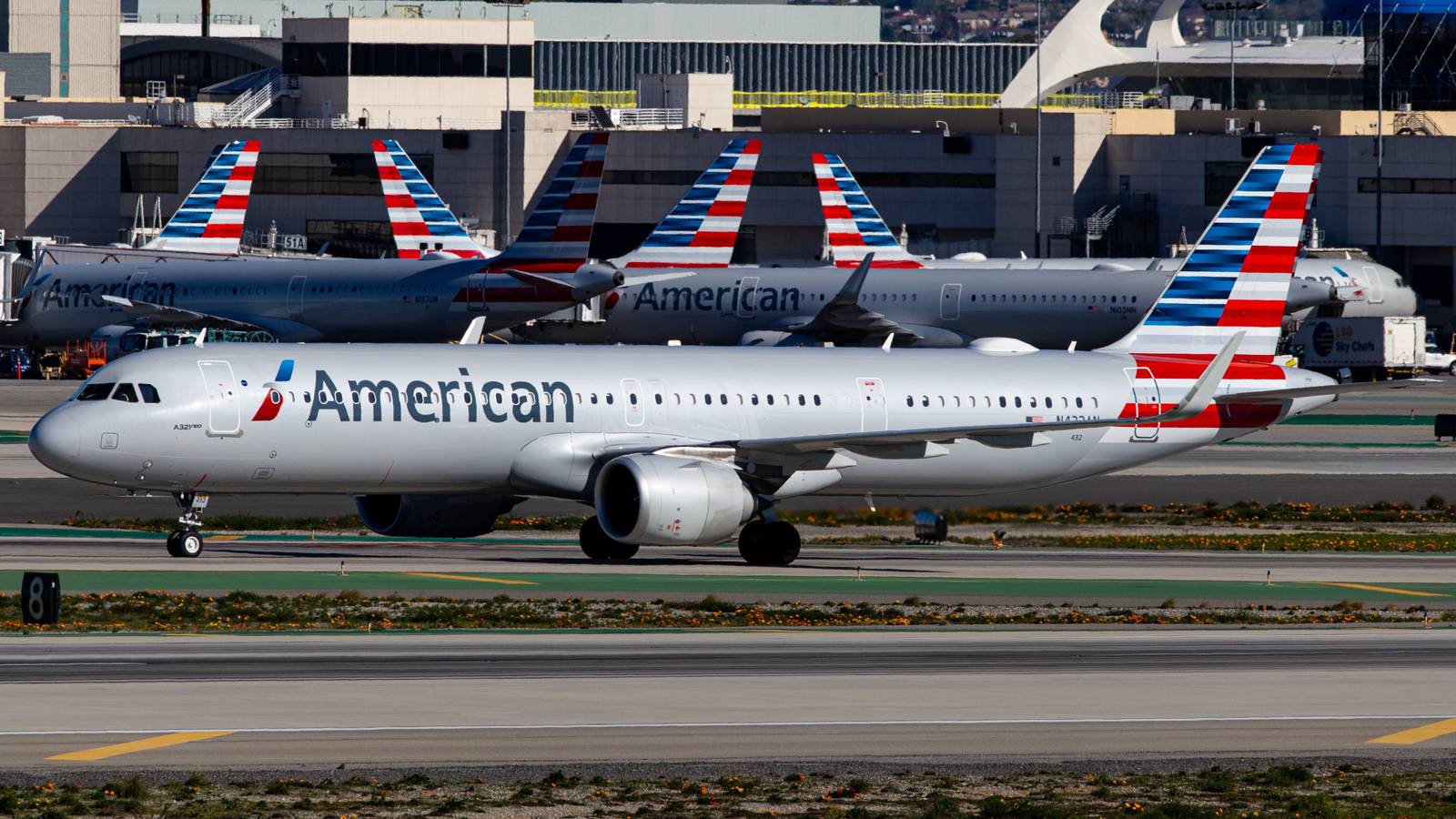 American Airlines Airbus A321 Diverts To Salt Lake City After Drunk Passenger Attempts To Open Cockpit Door