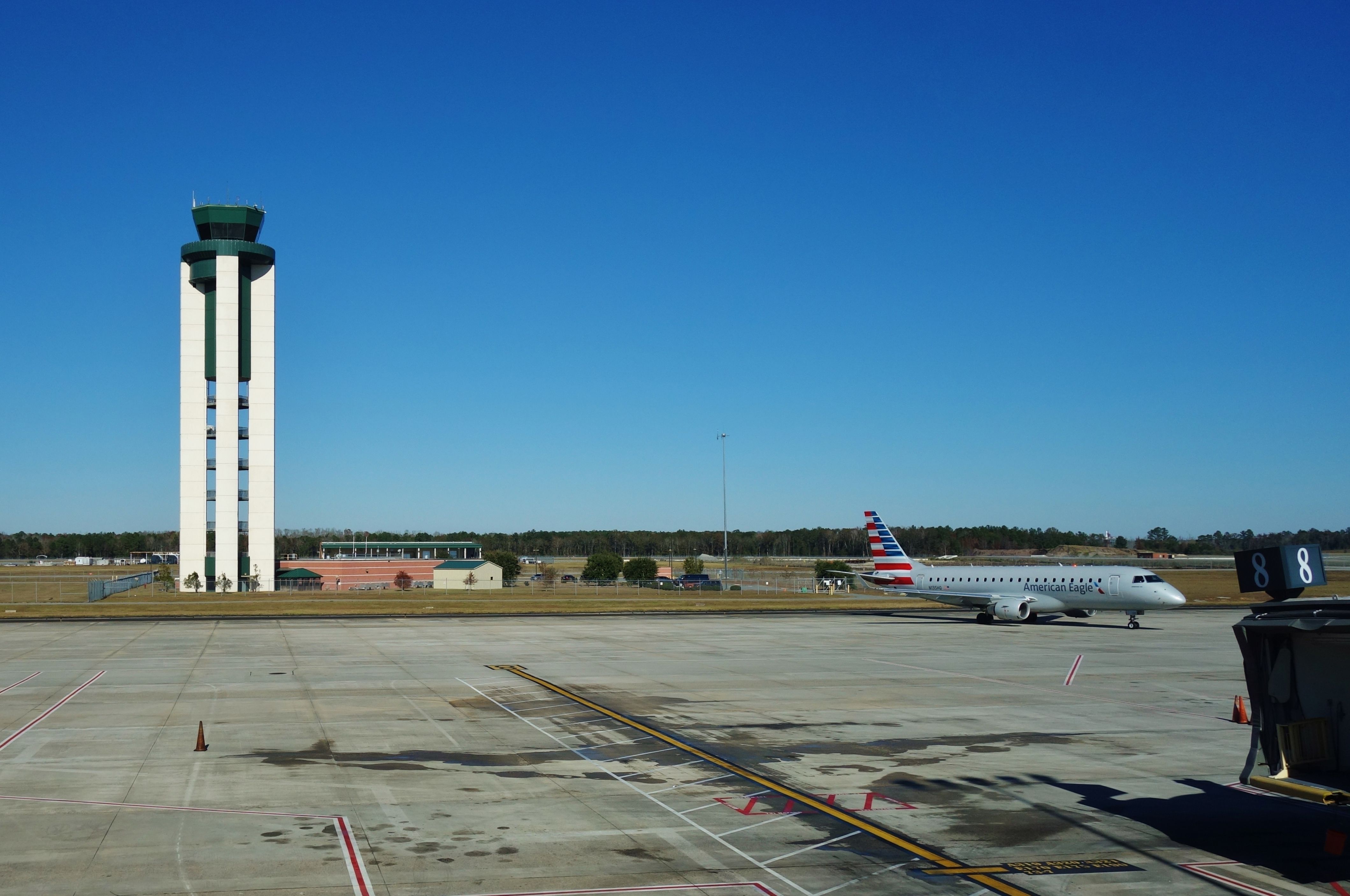 Savannah Airport: The Runway That Contains Gravestones