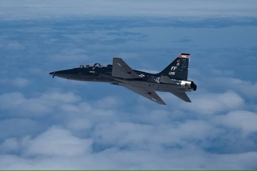 T-38 Talon (cover photo) (3to2)