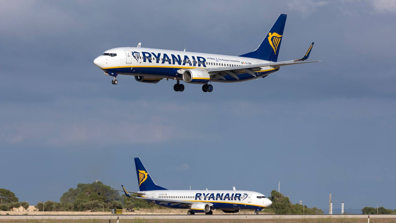 Ryanair Reports 46% Drop In Quarterly Profit & Predicts Lower Summer Fares