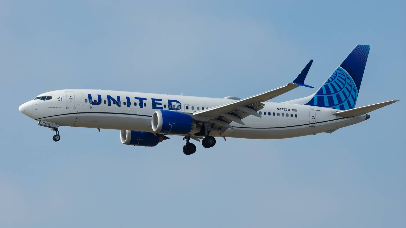 United Airlines Dumps Los Angeles–Toronto Route 2 Months Before Start