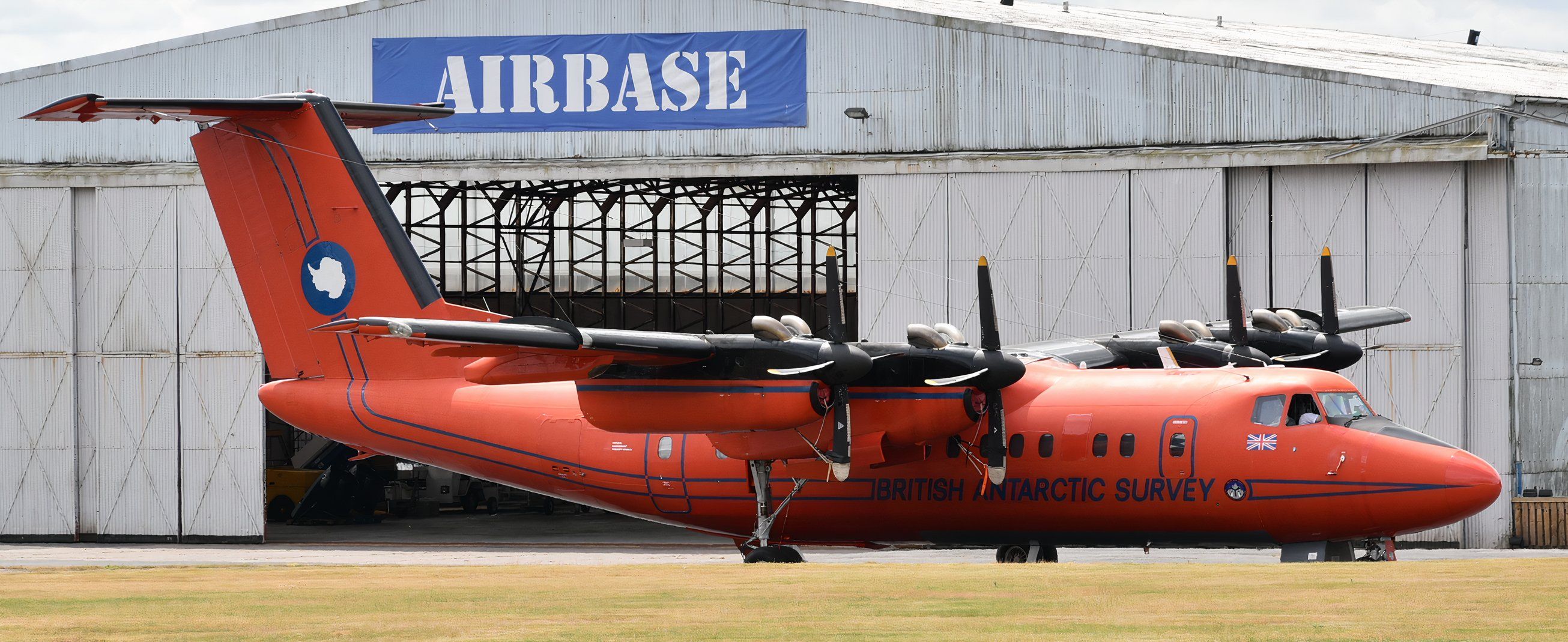 Four-Engine Turboprop: Who Flies The De Havilland Dash 7 In 2024?