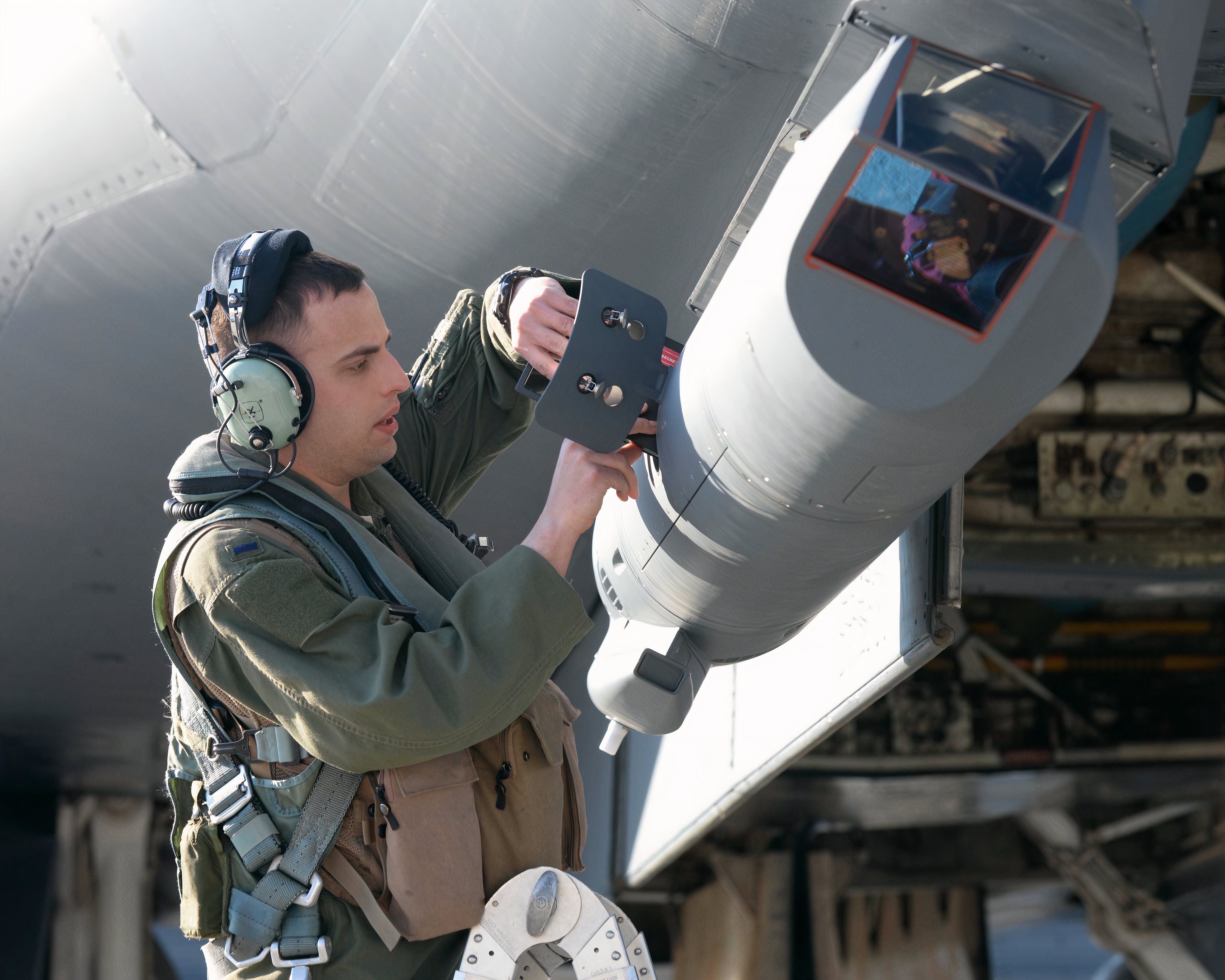 Will The New Pylon For The US Air Force B-1B Bomber Add Hypersonic ...