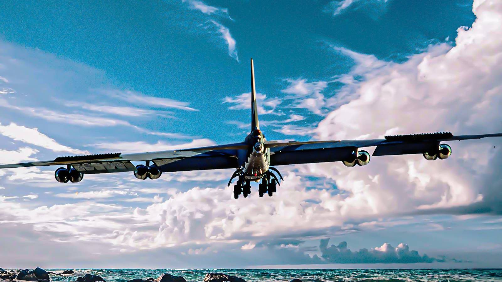Crabbing: Why The B-52's Landing Gear Swings 20º Left Or Right Of Center