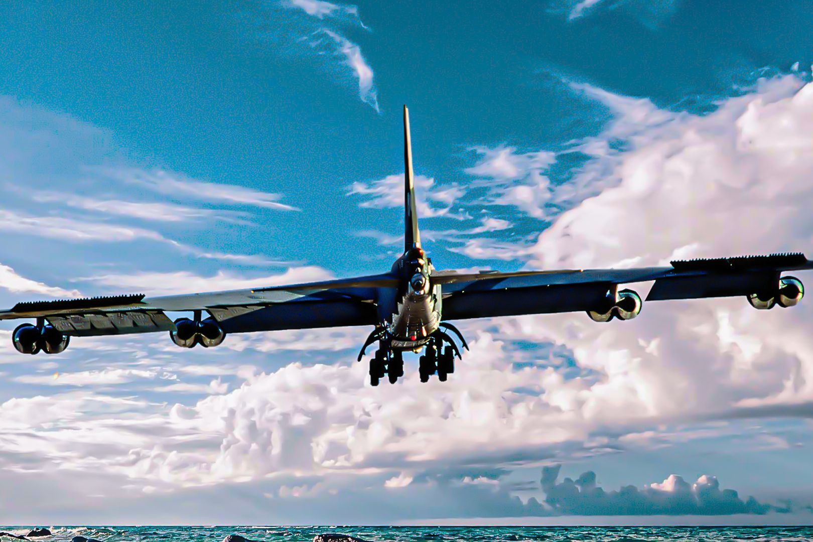 Crabbing: Why The B-52's Landing Gear Swings 20º Left Or Right Of Center