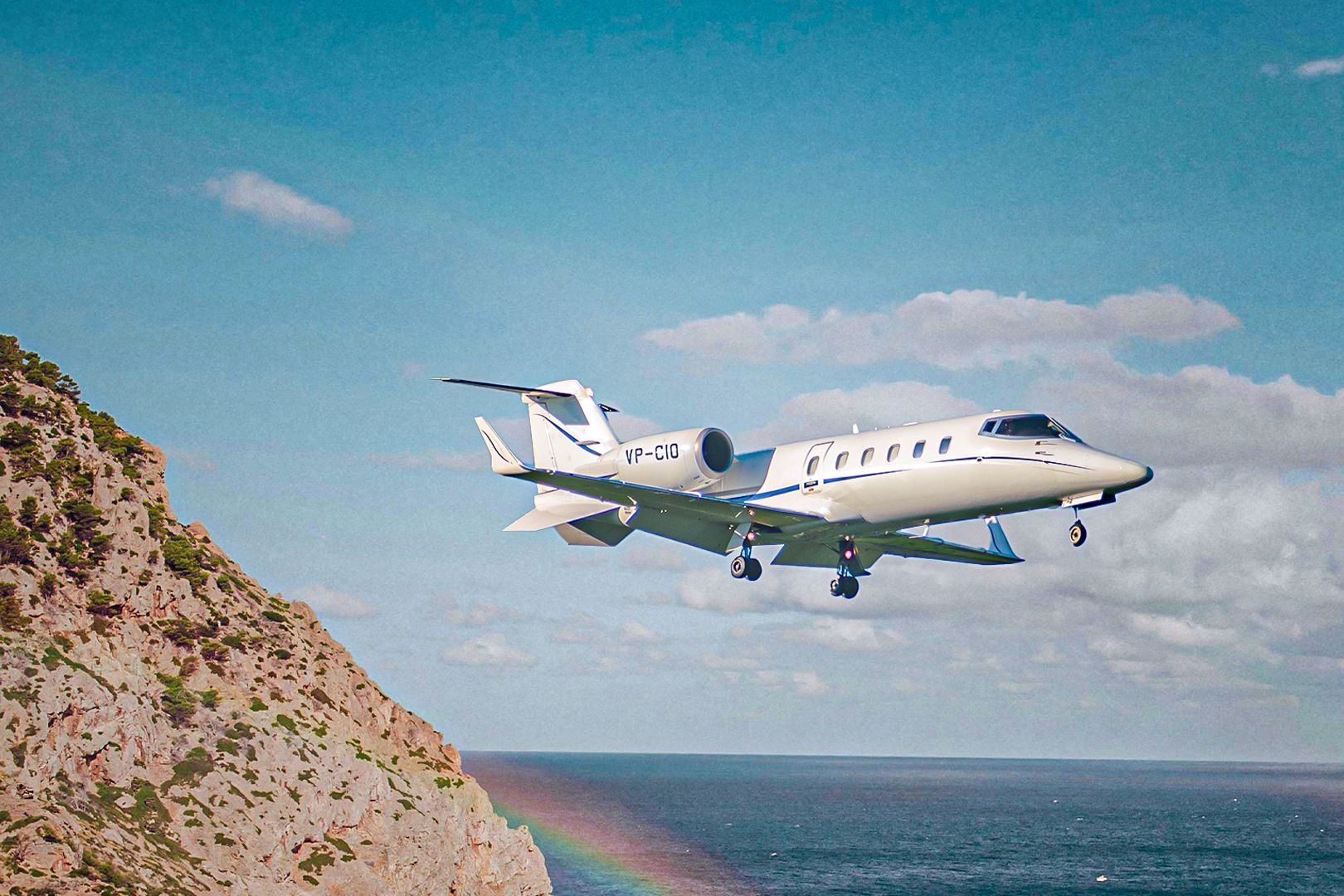 What Happened During The Blink 182 Plane Crash?