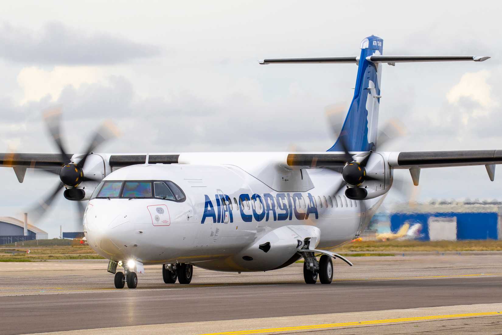 Atr Photo Turboprop Market Leaders: How Dash 8s Compare To ATR Aircraft