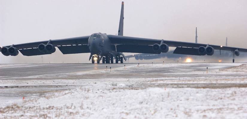 B-52H_Minot_AFB_March_2006