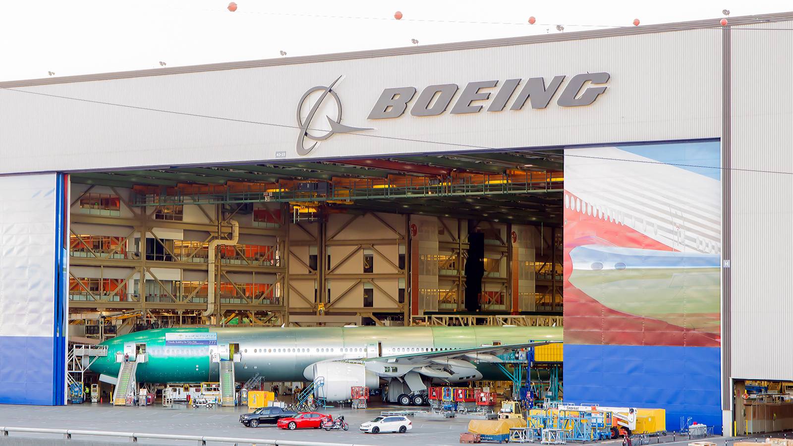 Boeing At Odds With Machinist Union As Deadline For Contract Looms