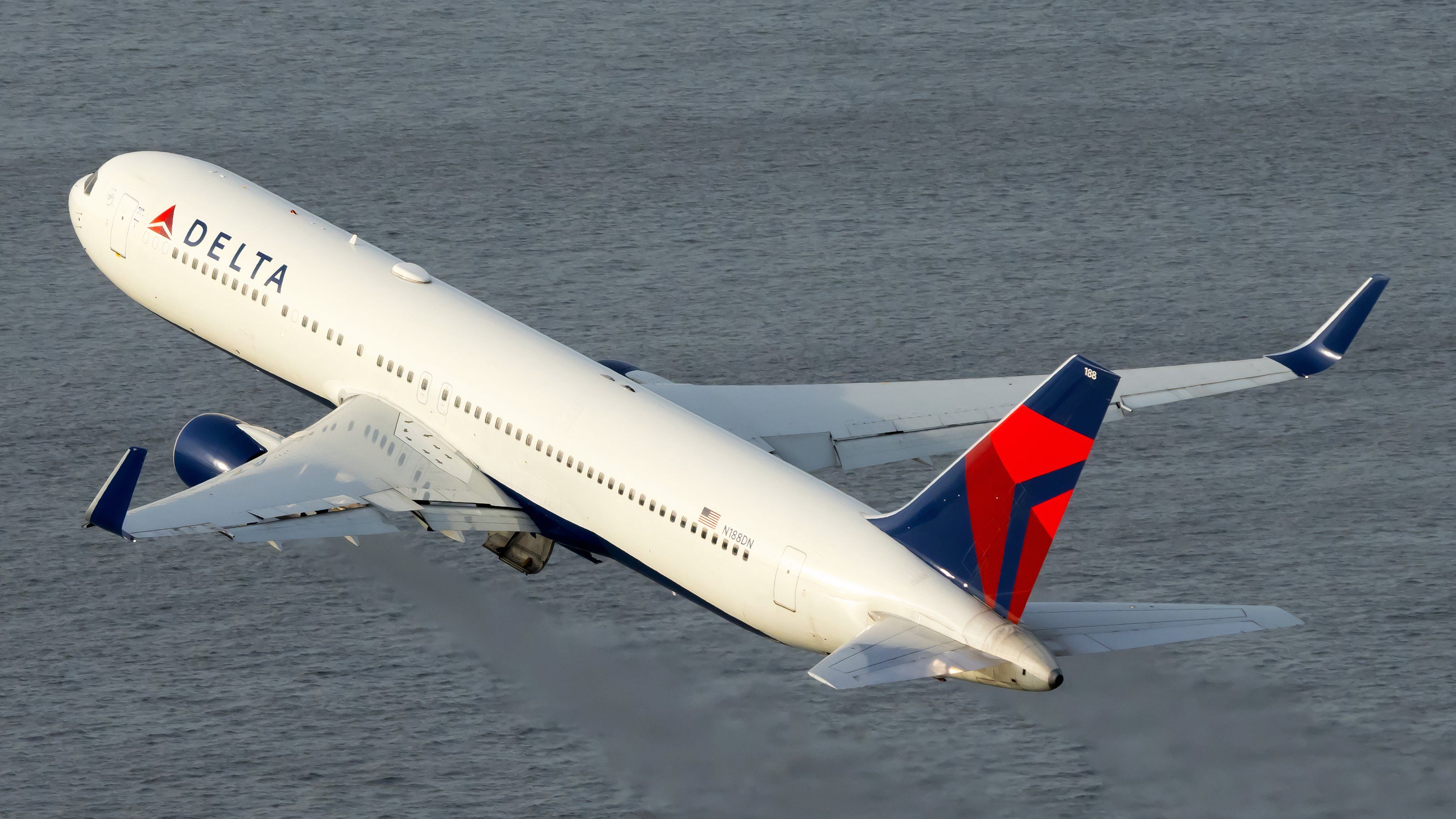 Coast-To-Coast: The 3 Airlines Flying Between Los Angeles and New
