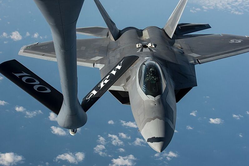 How Are Military Aircraft Refueled In The Air?
